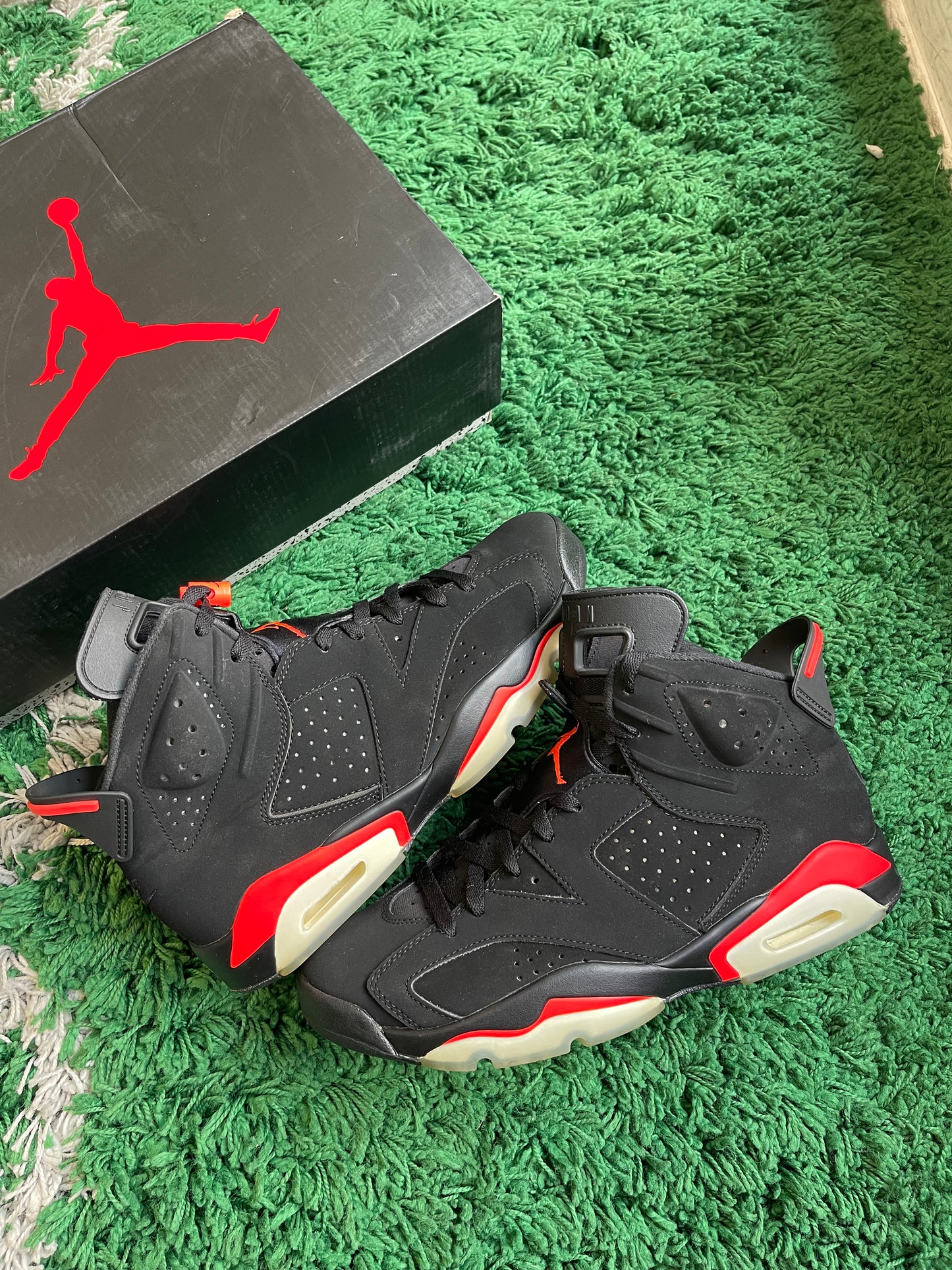 Jordan 6 “Infrared”