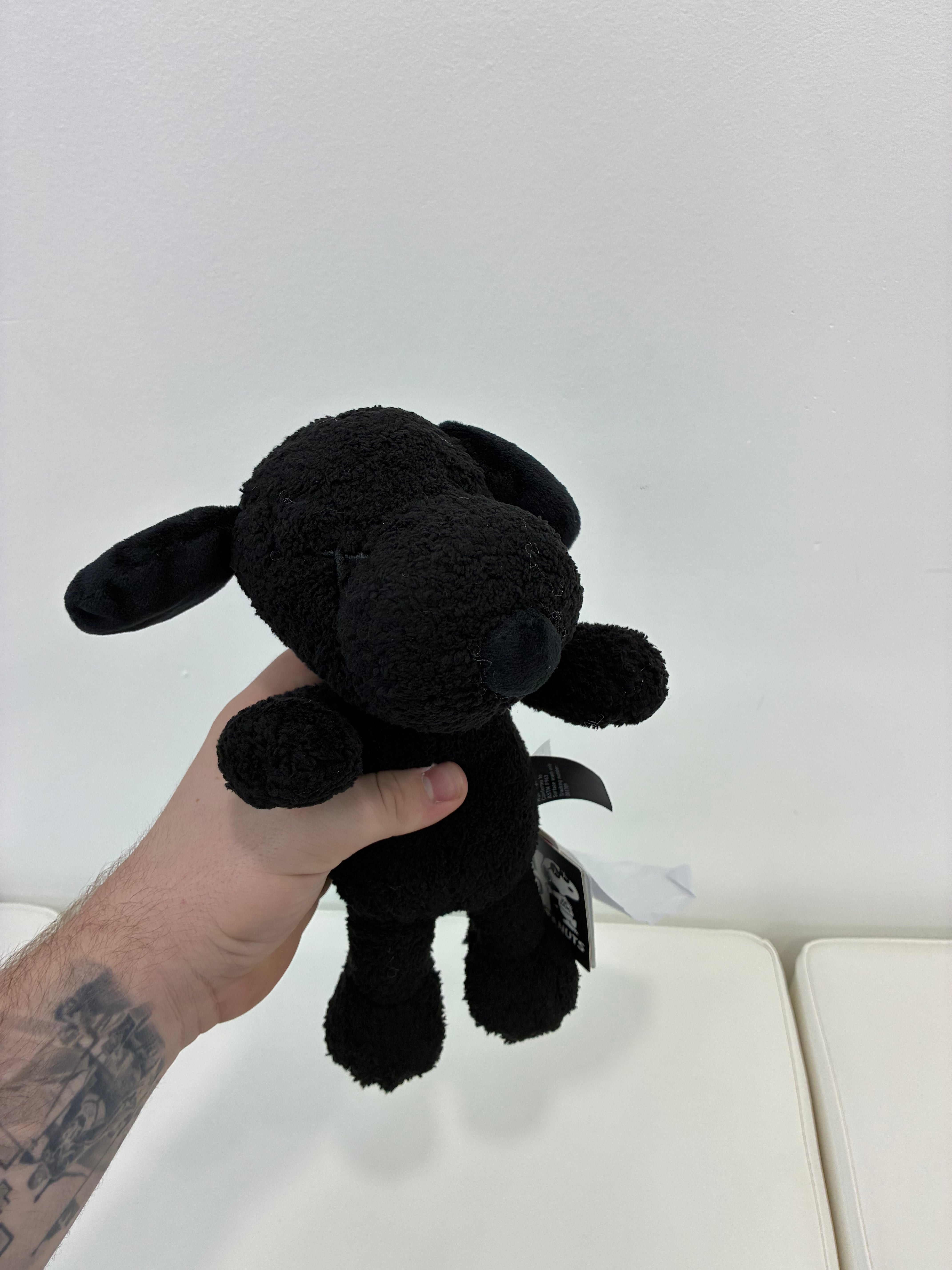 KAWS x UNIQLO x PEANUTS SNOOPY PLUSH Small “Black”