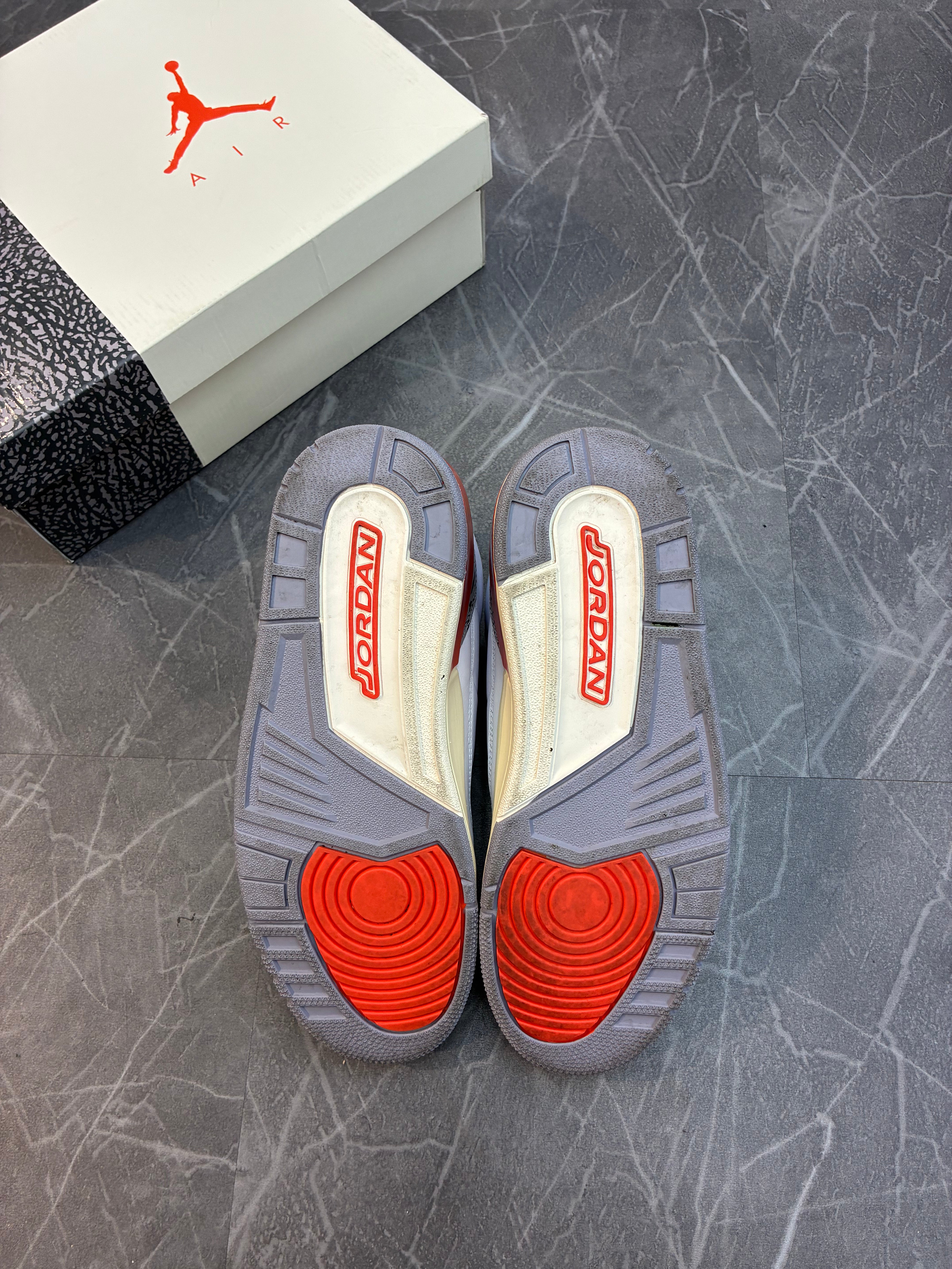 Jordan 3 “Georgia Peach”