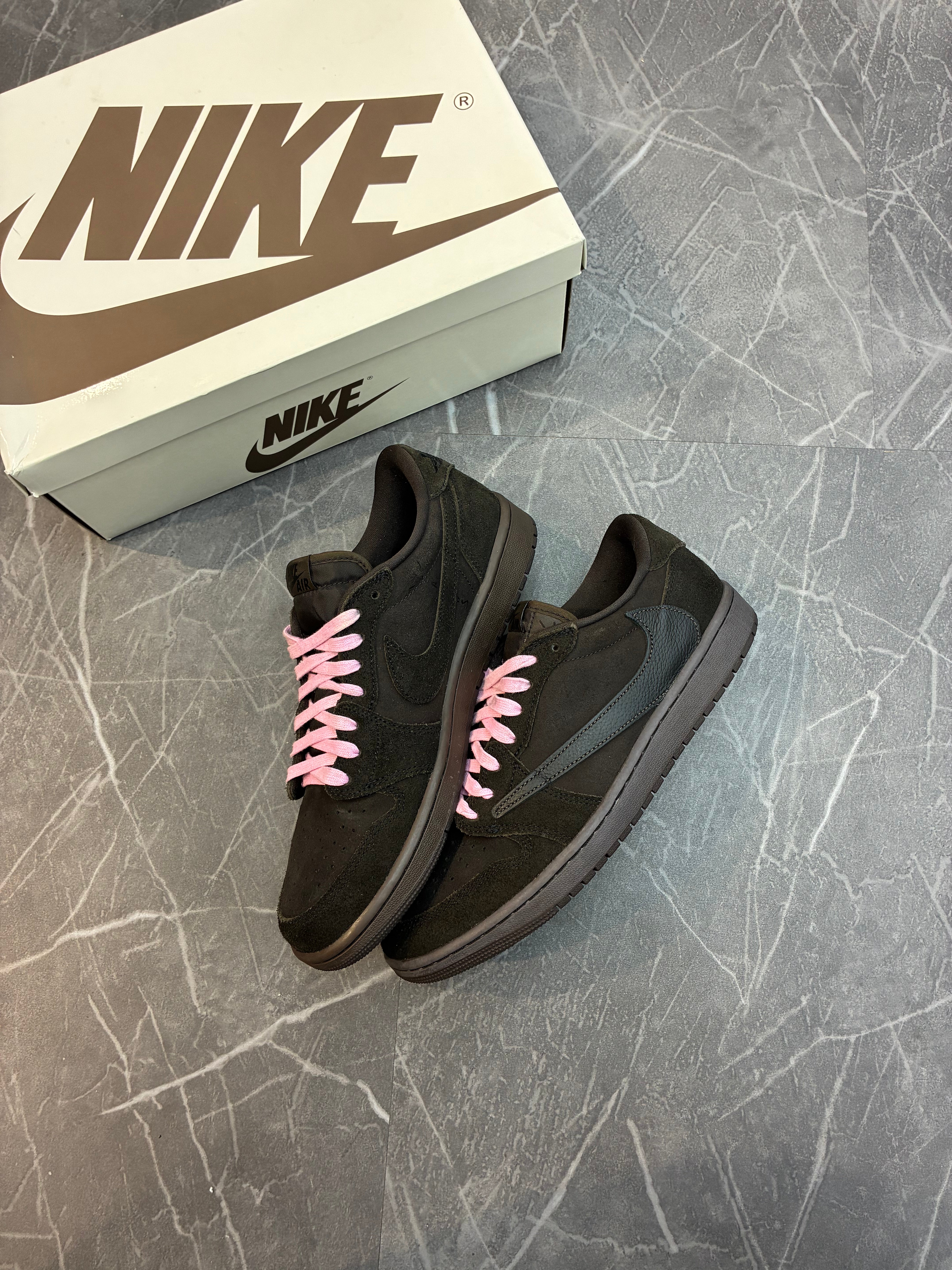 Travis Scott Jordan 1 Low “Velvet Brown”