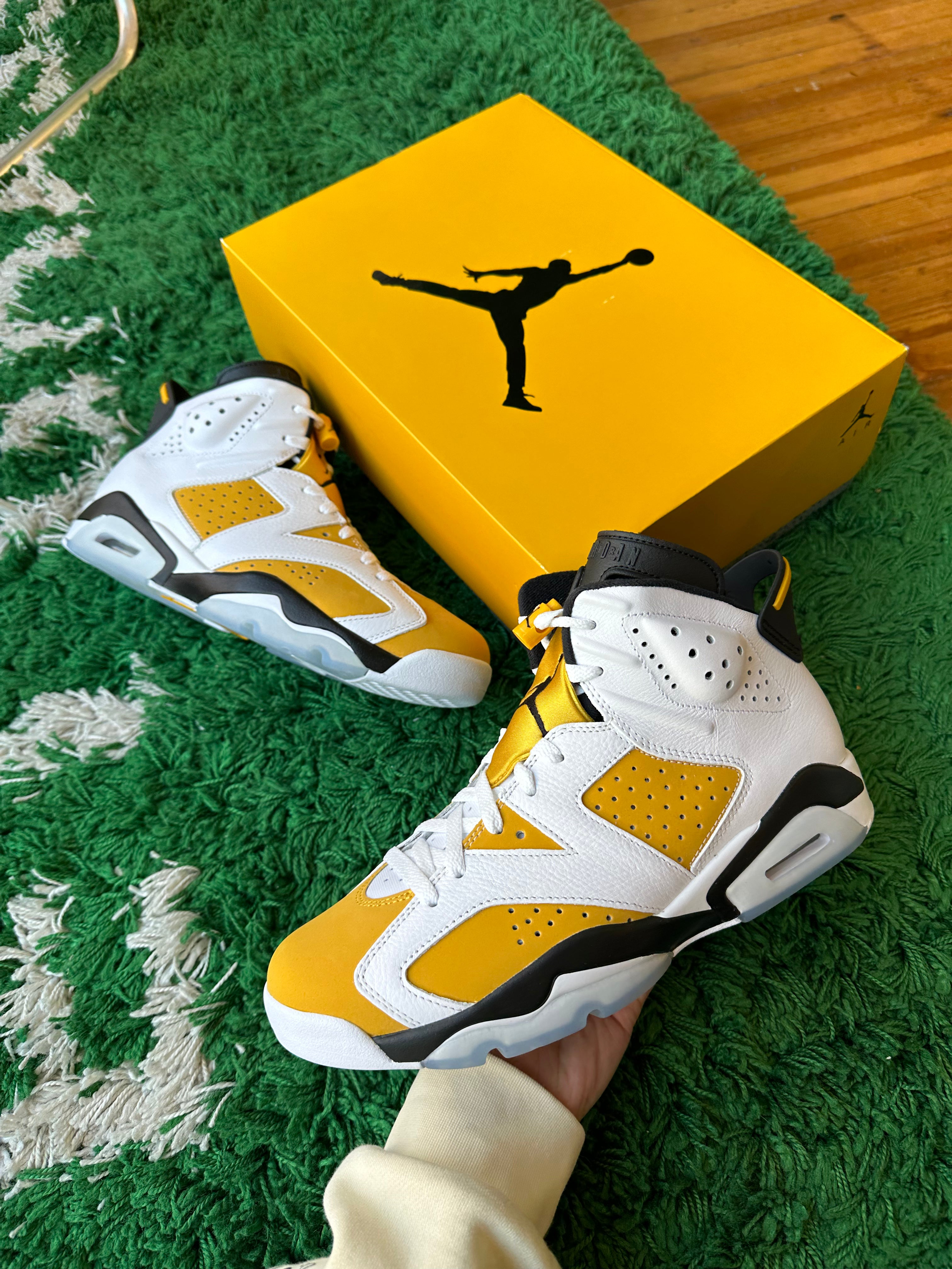 Jordan 6 “Yellow Ochre”