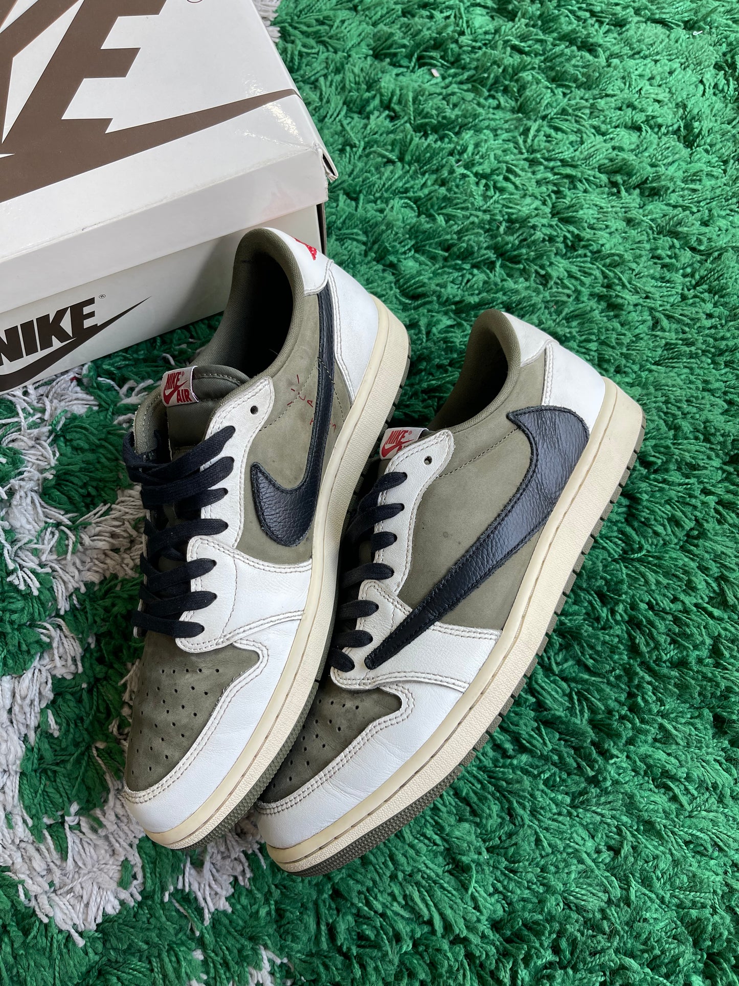 Travis Scott X Jordan 1 Low “Medium Olive”
