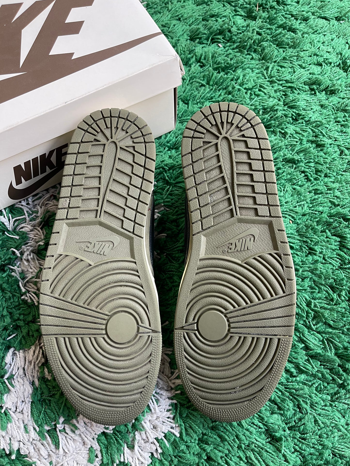 Travis Scott X Jordan 1 Low “Medium Olive”