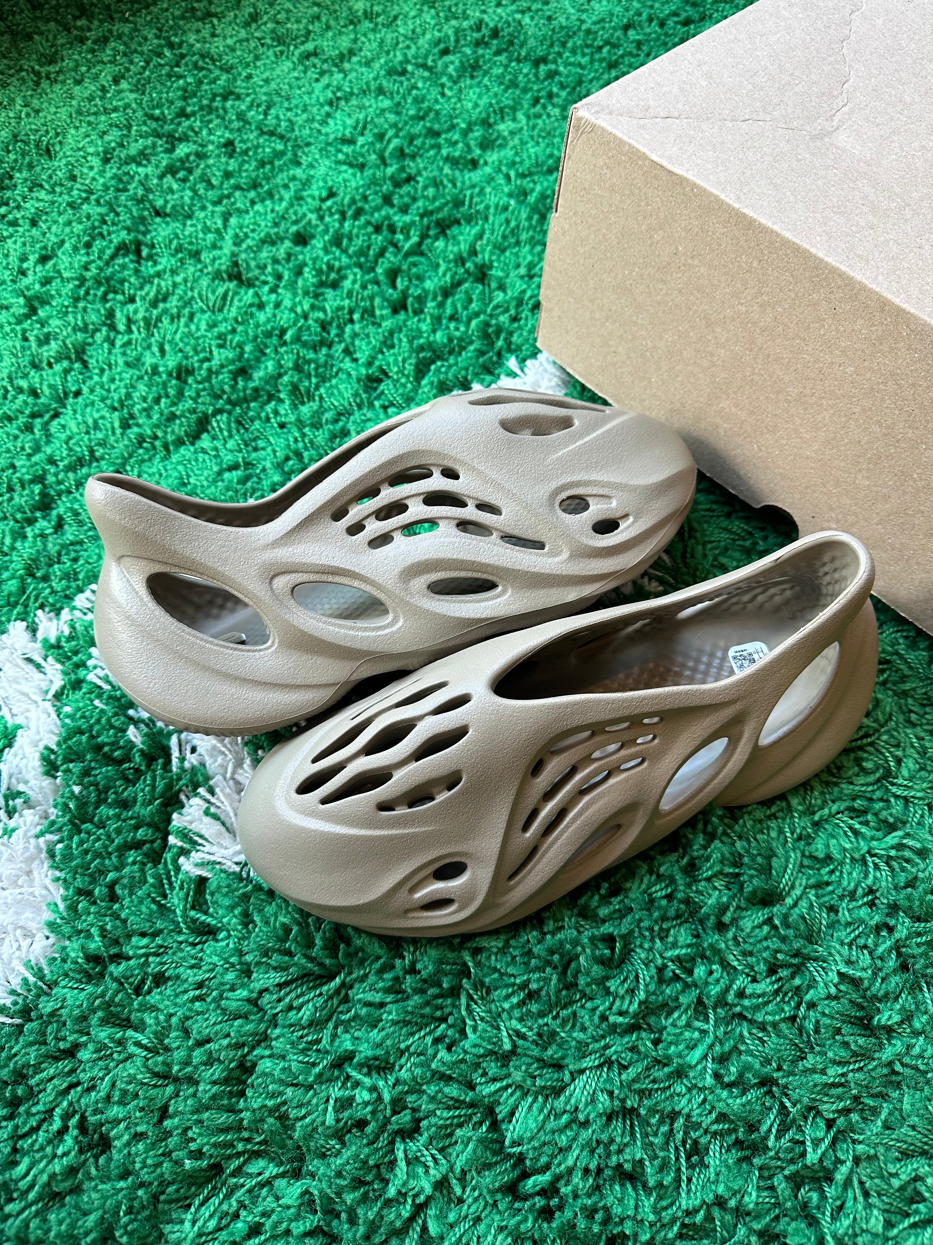 Yeezy Foam RNR “Stone Taupe”