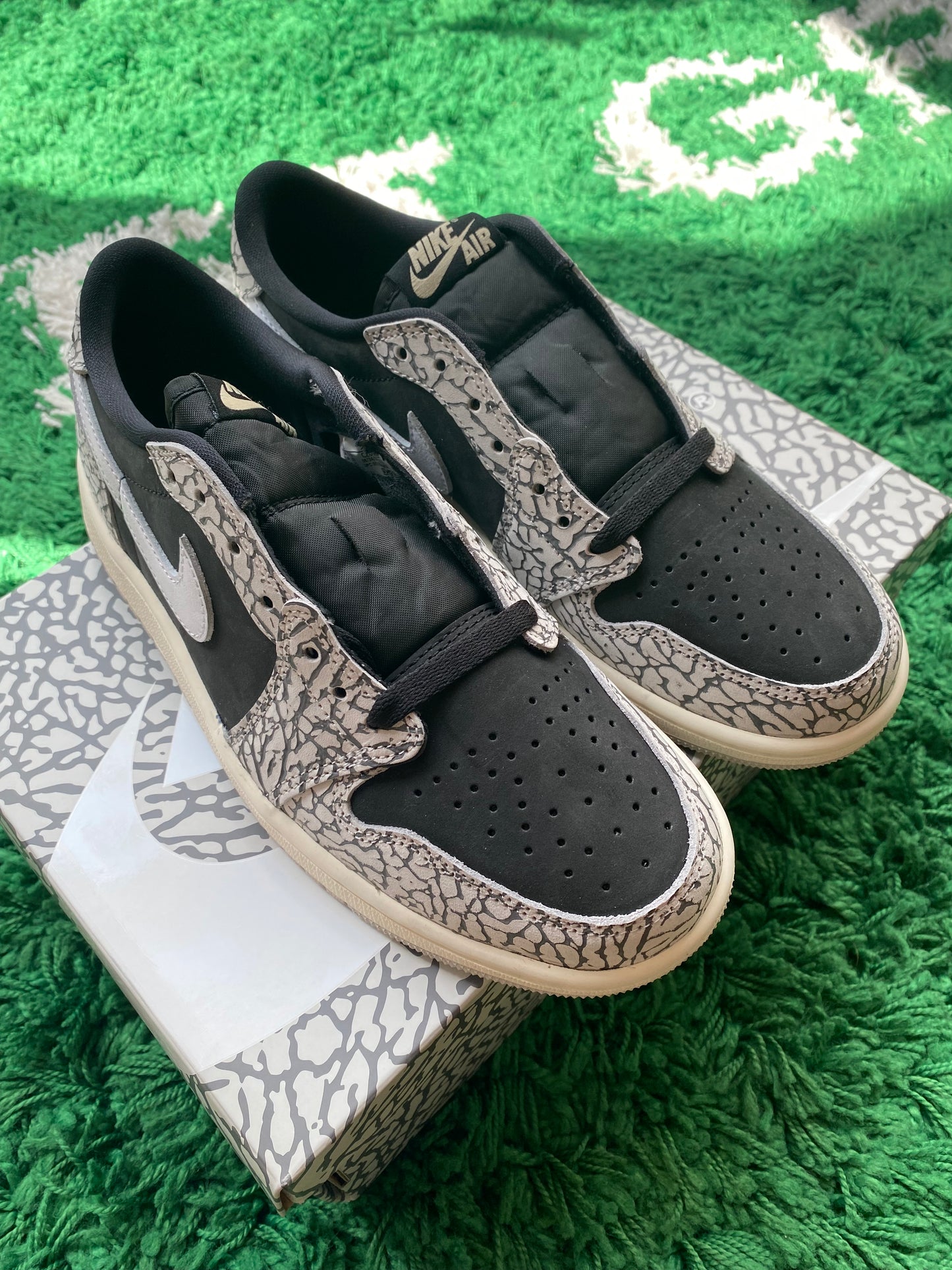 Jordan 1 Low “Black Cement”