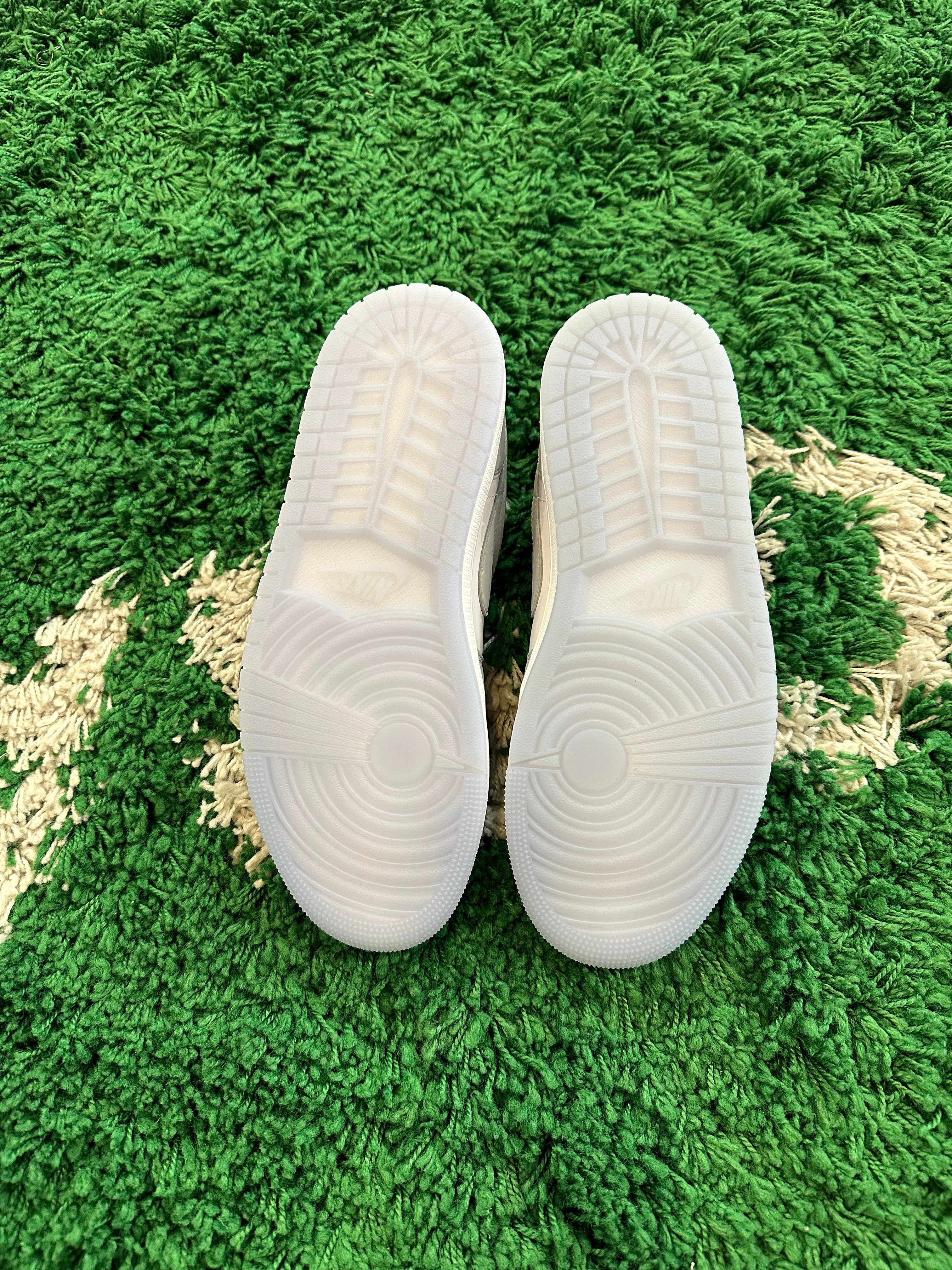 Jordan 1 Low “Wolf Grey”