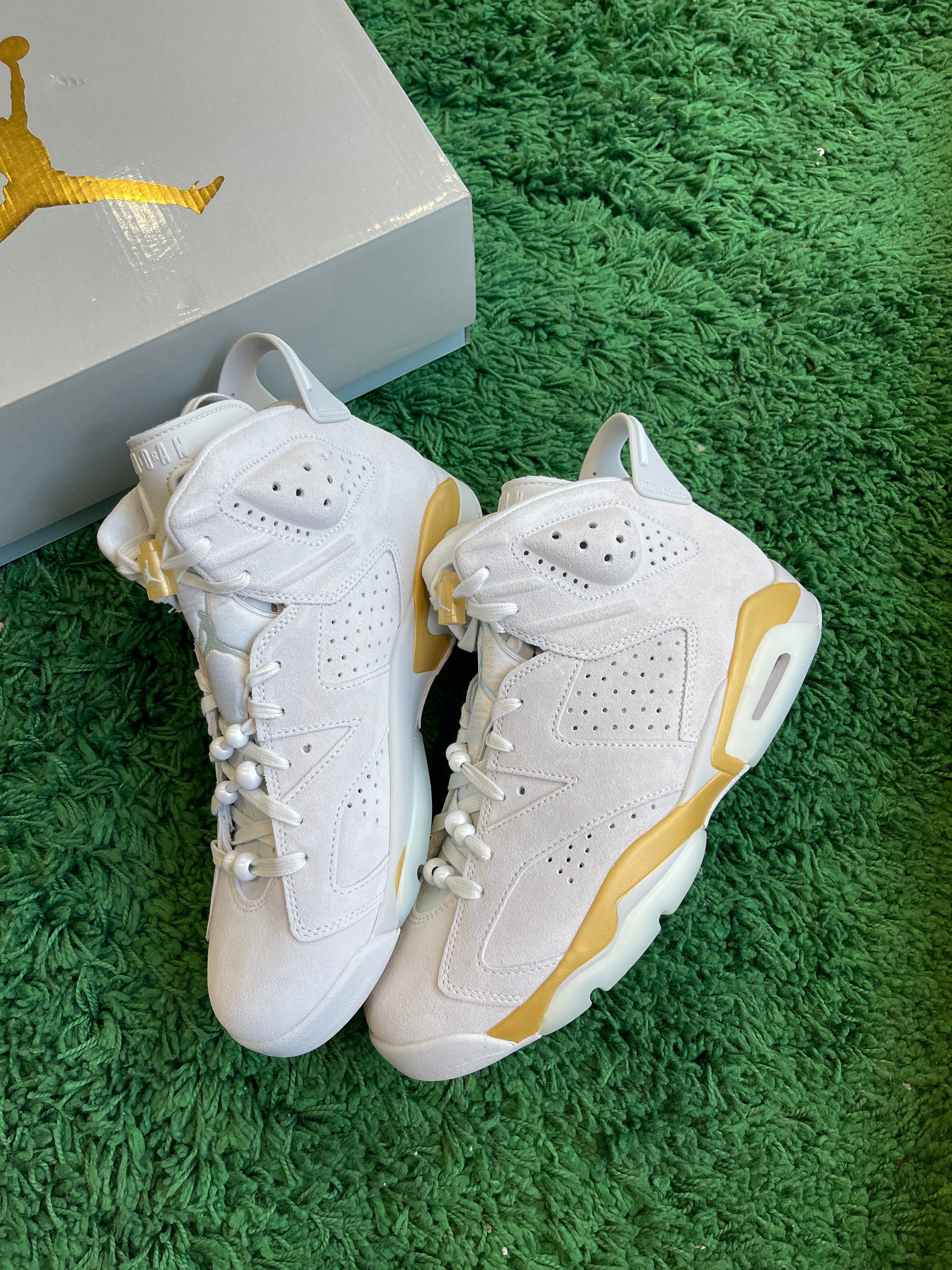 Jordan 6 “Olympic Pearl”