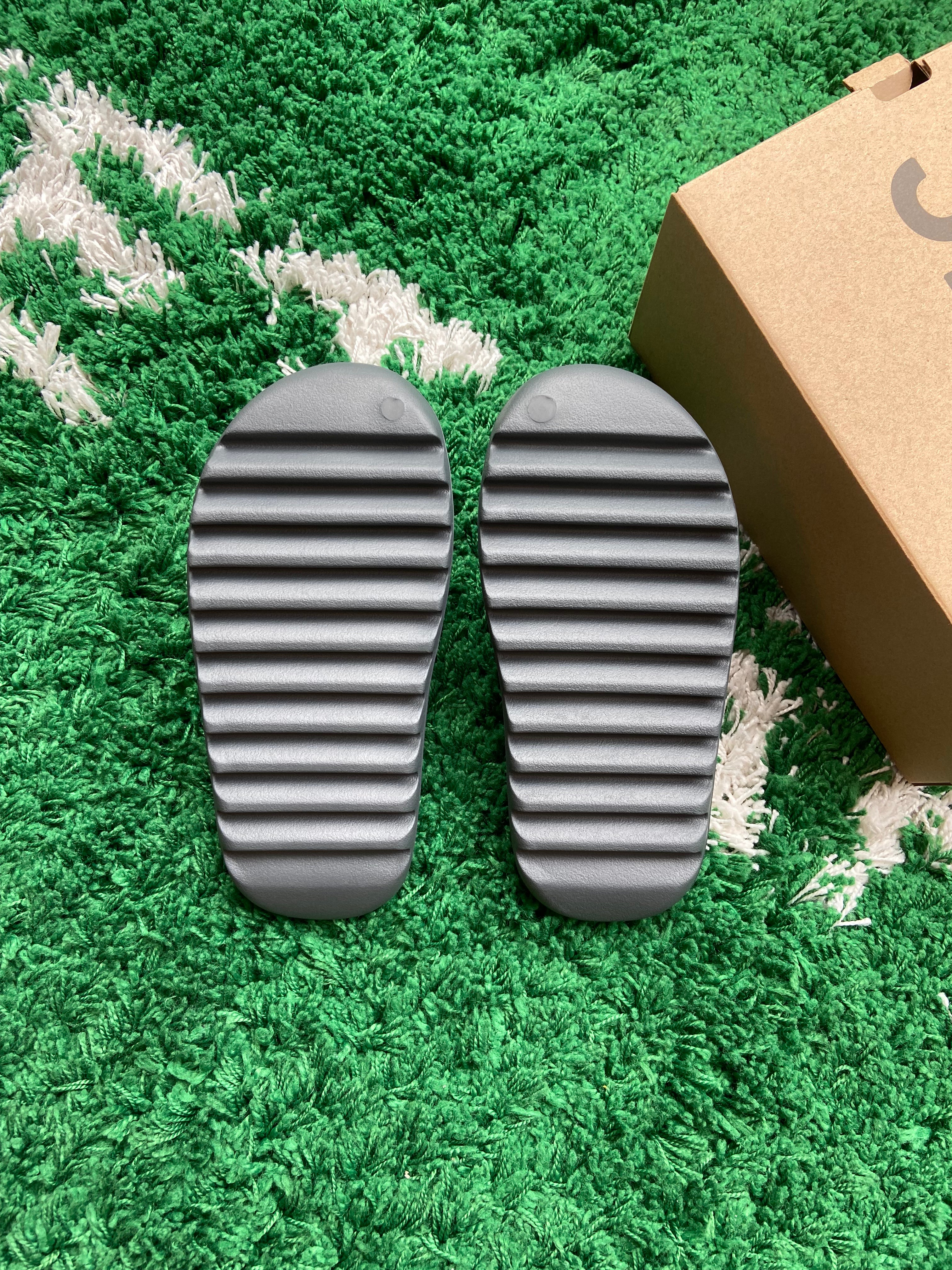Yeezy Slide “Slate Grey”