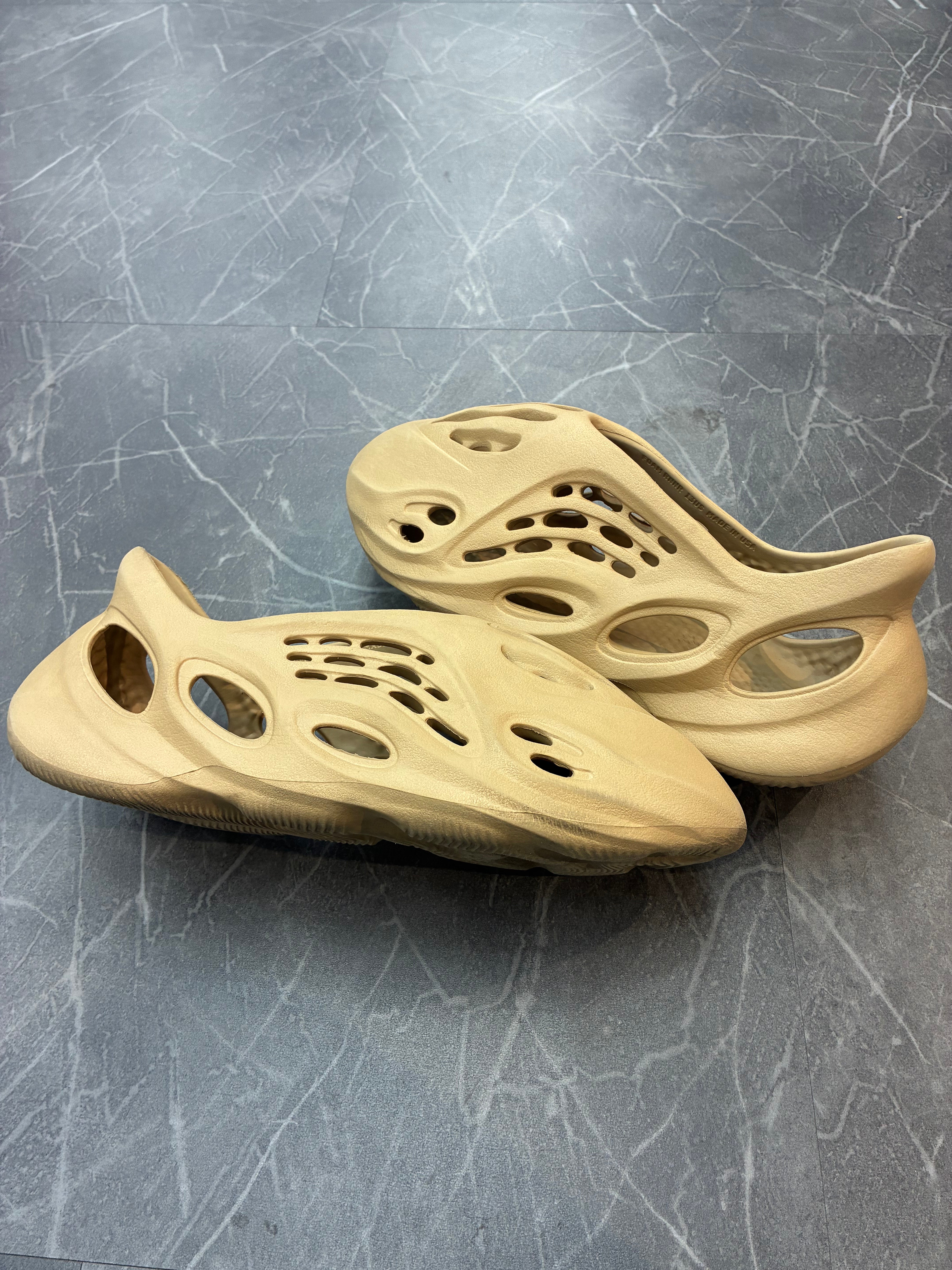 Yeezy Foam Runner “Ochre”