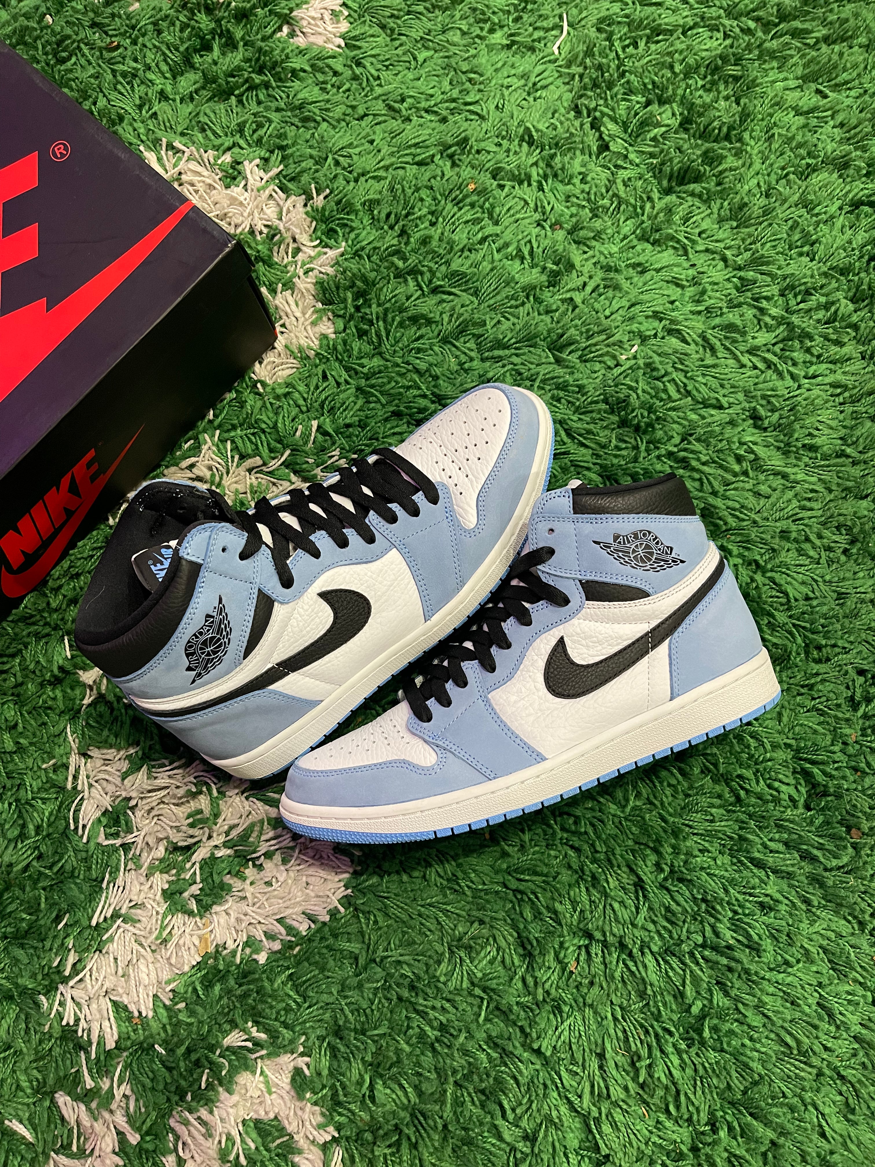 Jordan 1 High “University Blue”