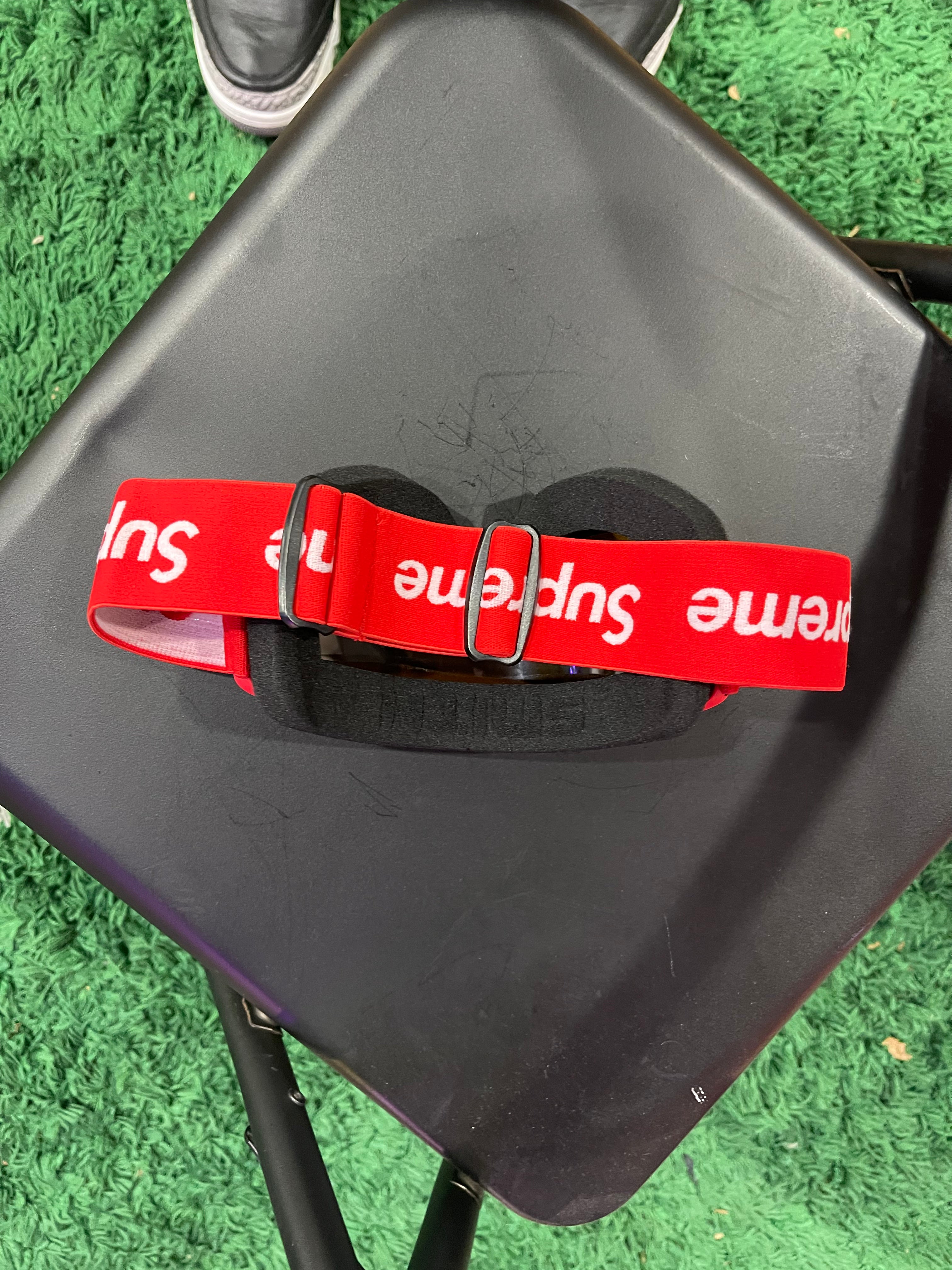 Supreme Smith Cariboo OTG SKI GOGGLES