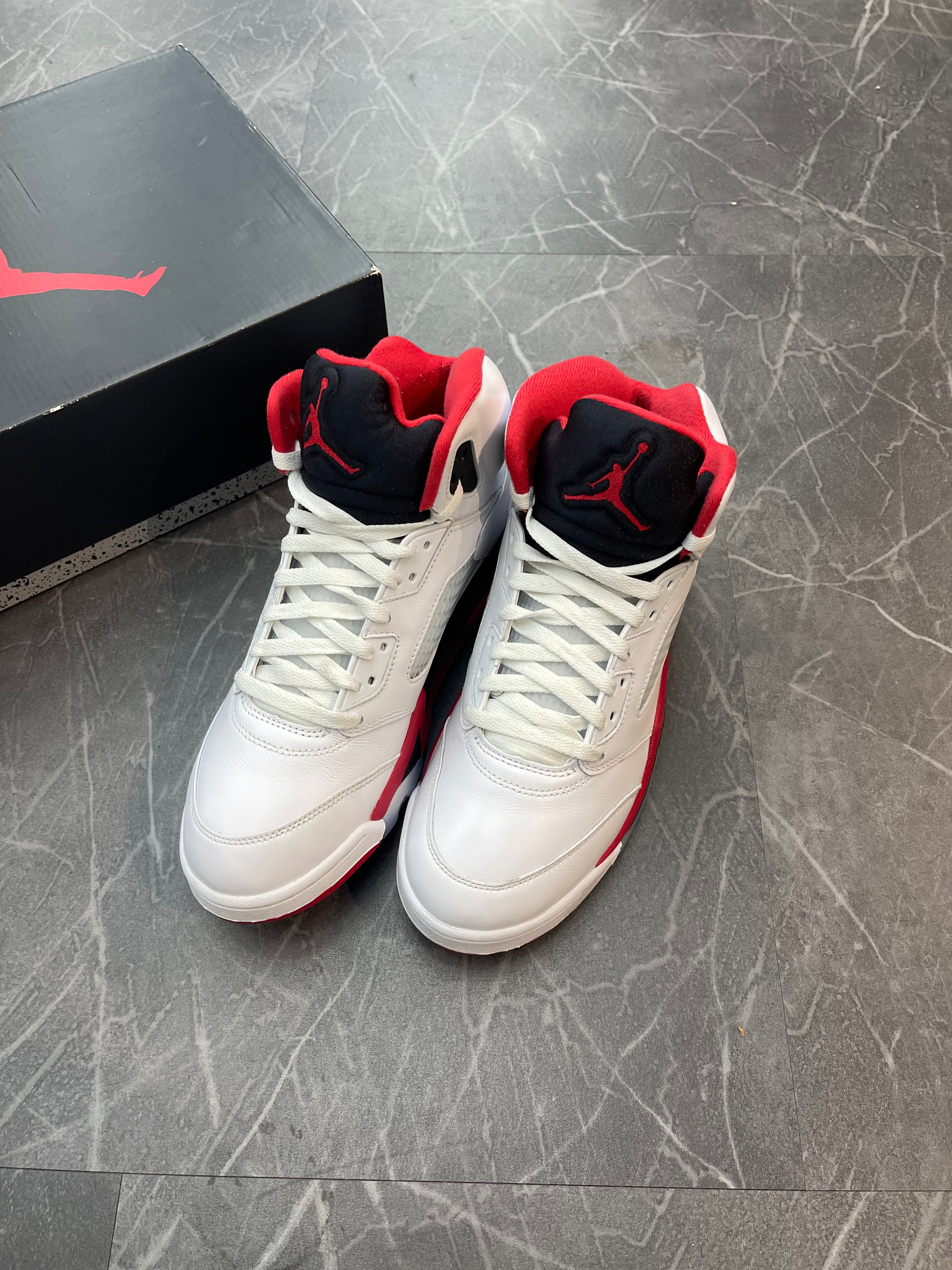 Jordan 5 “Fire Red Black Tongue”