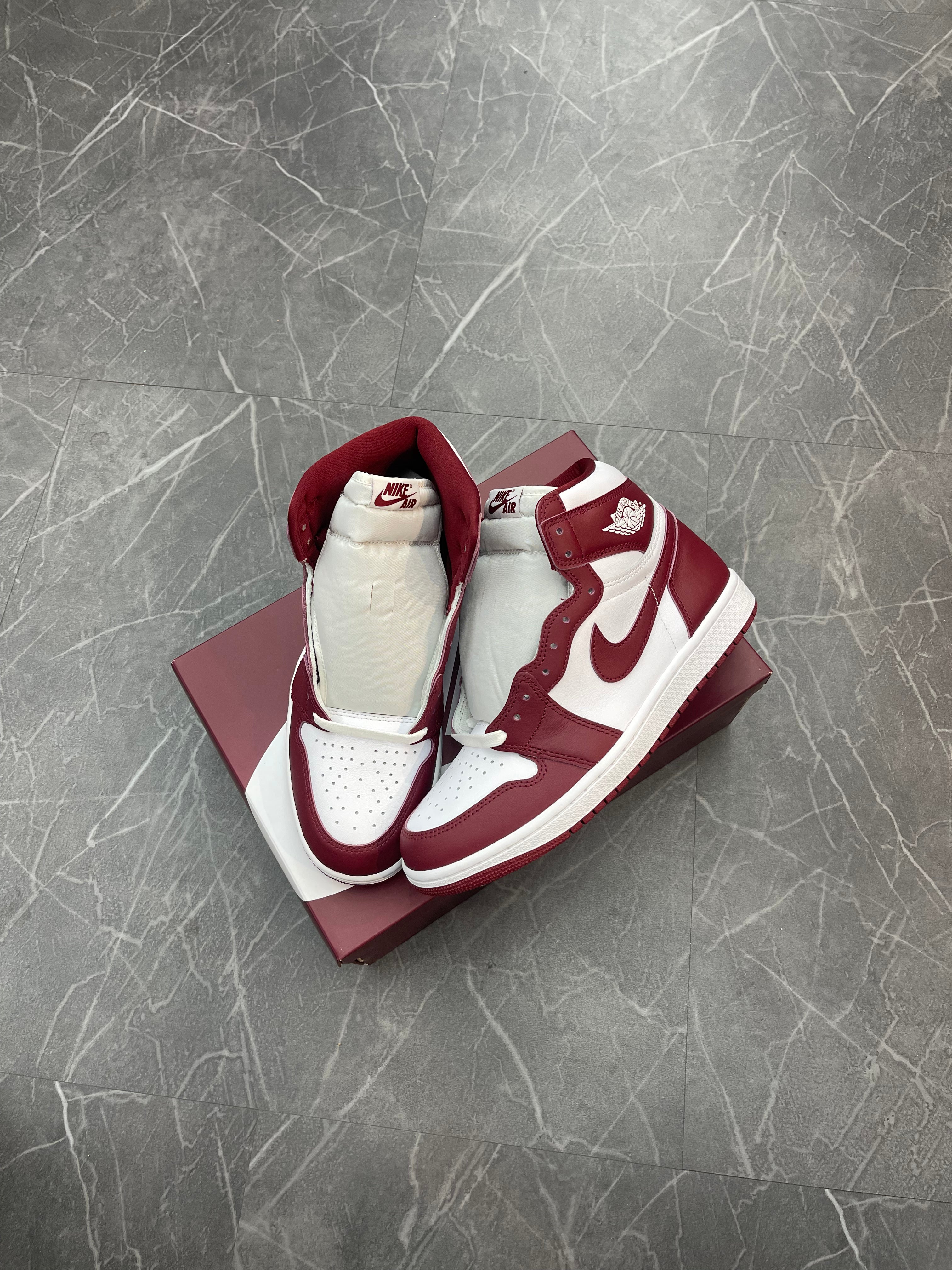 Jordan 1 High “Team Red”