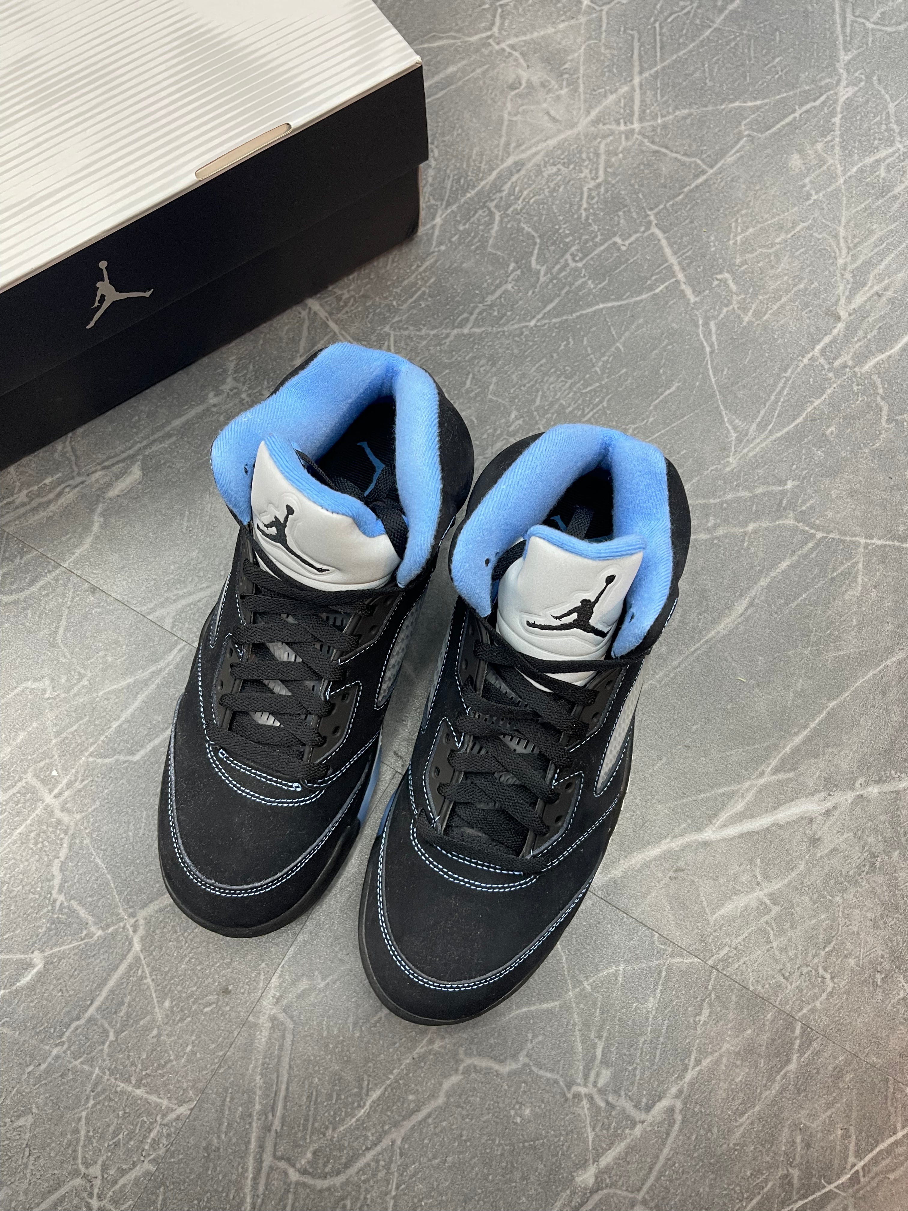 Jordan 5 “University Blue”