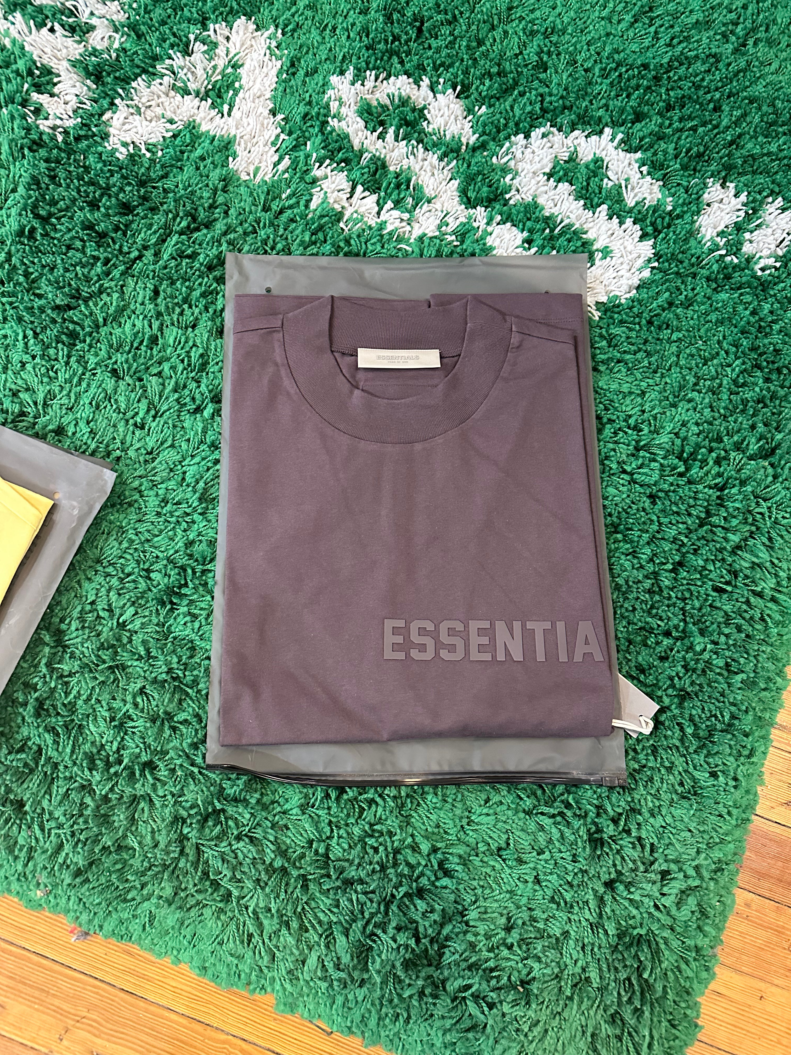 Essentials Tee “Plum”