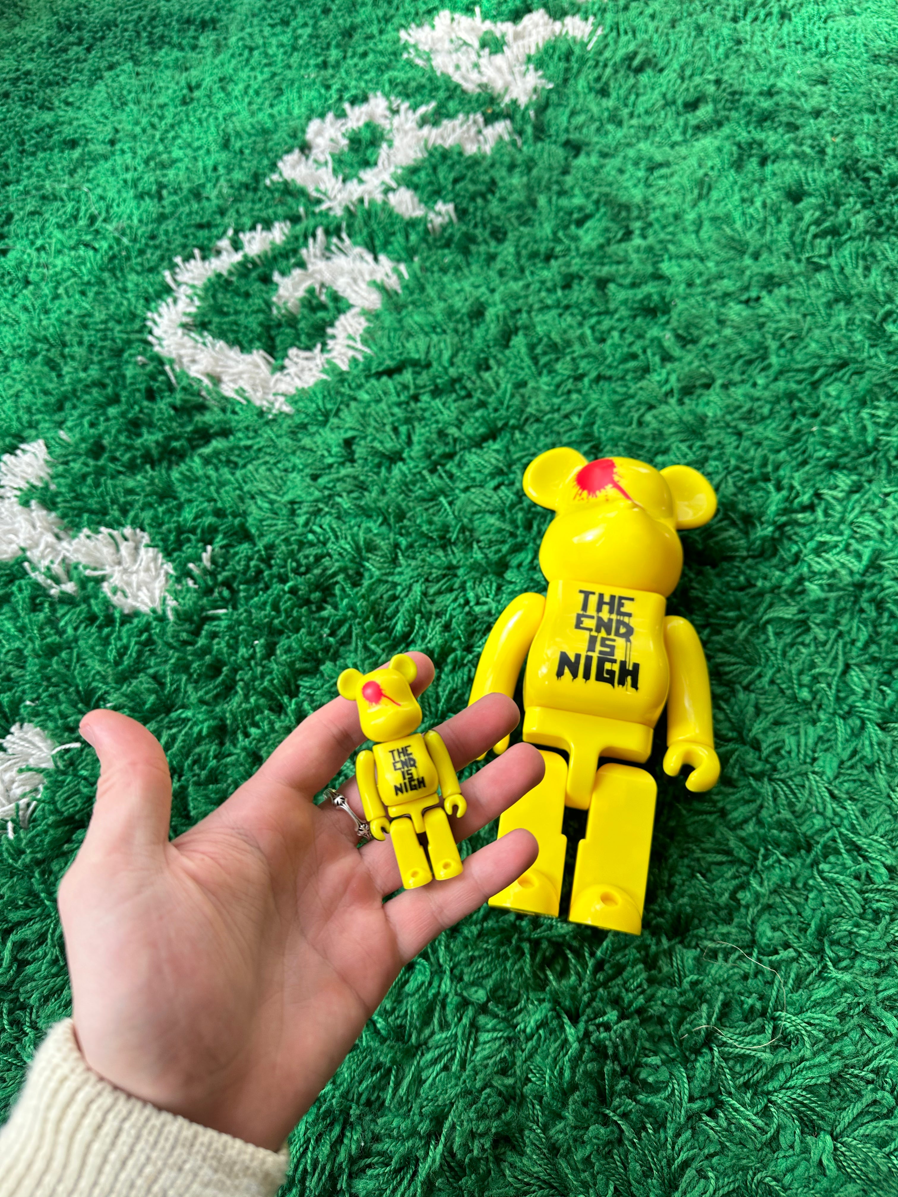 BearBrick “Watchmen The End is Nigh” 400% + 100% Set