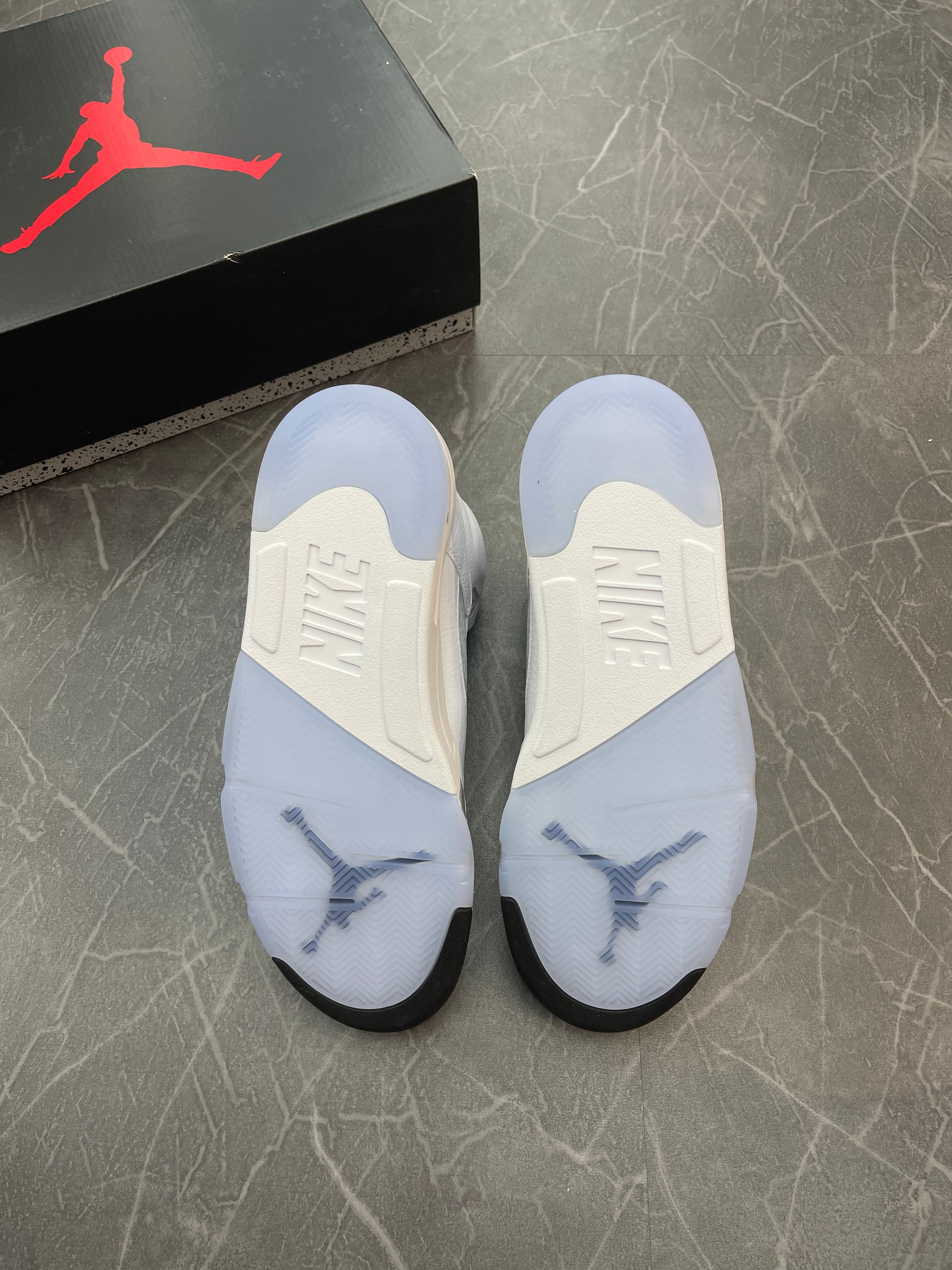 Jordan 5 “White Metallic” (2026)