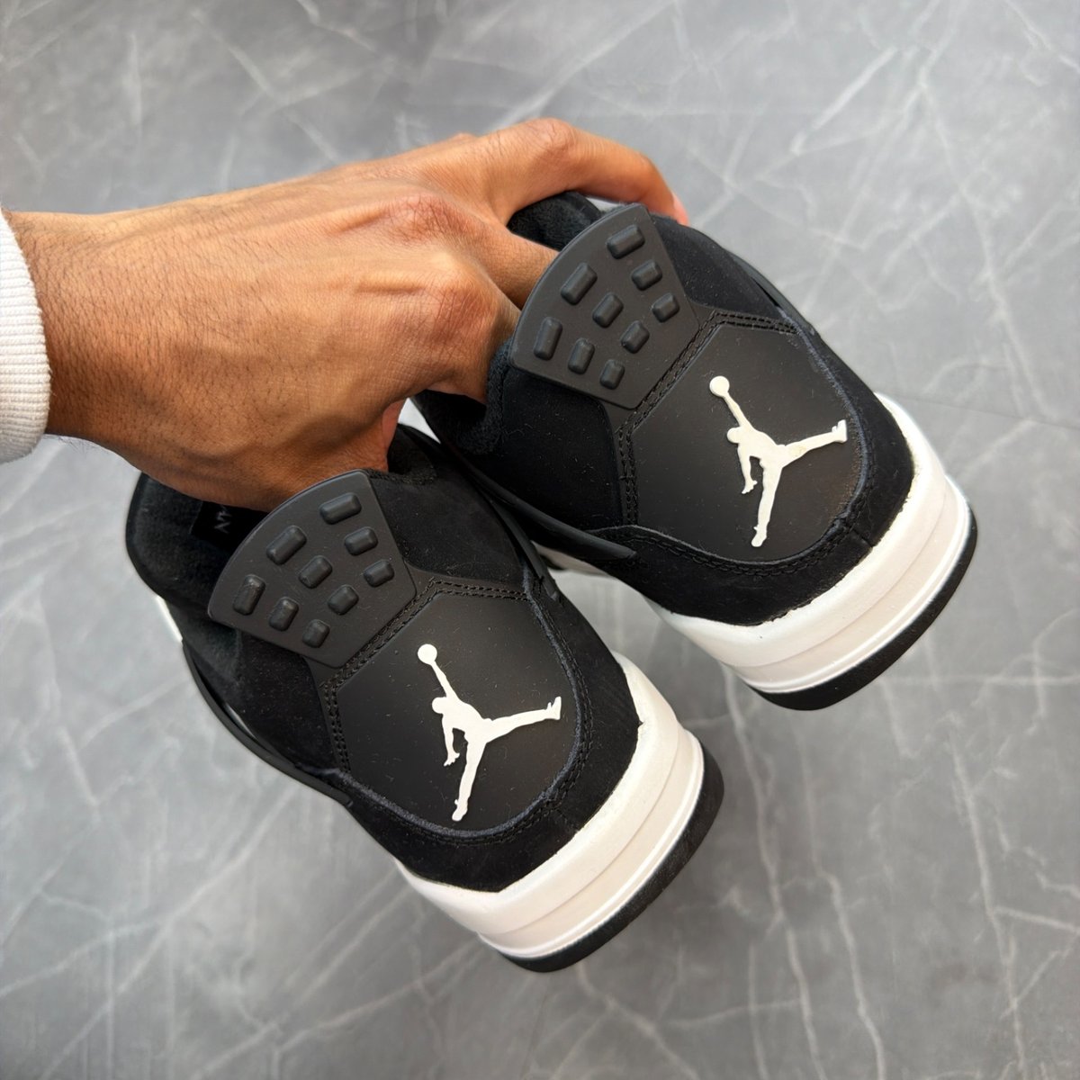 Jordan 4 Retro White Thunder (GS) - Image 3