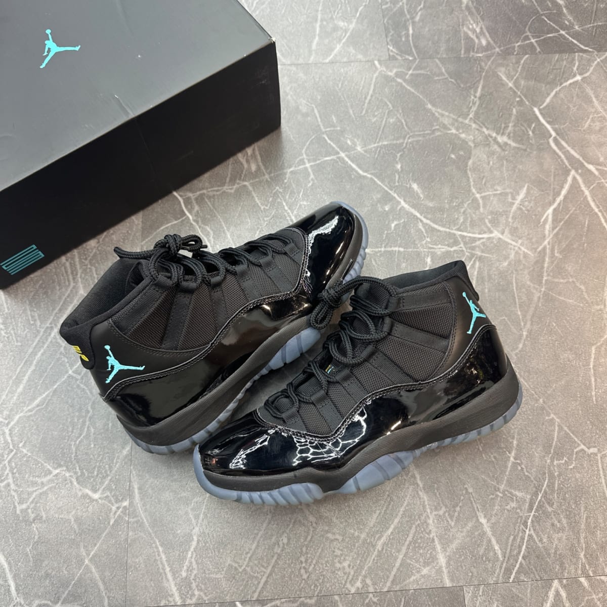 Jordan 11 Retro Gamma Blue (2025) (Size 10) (Moderately Worn)