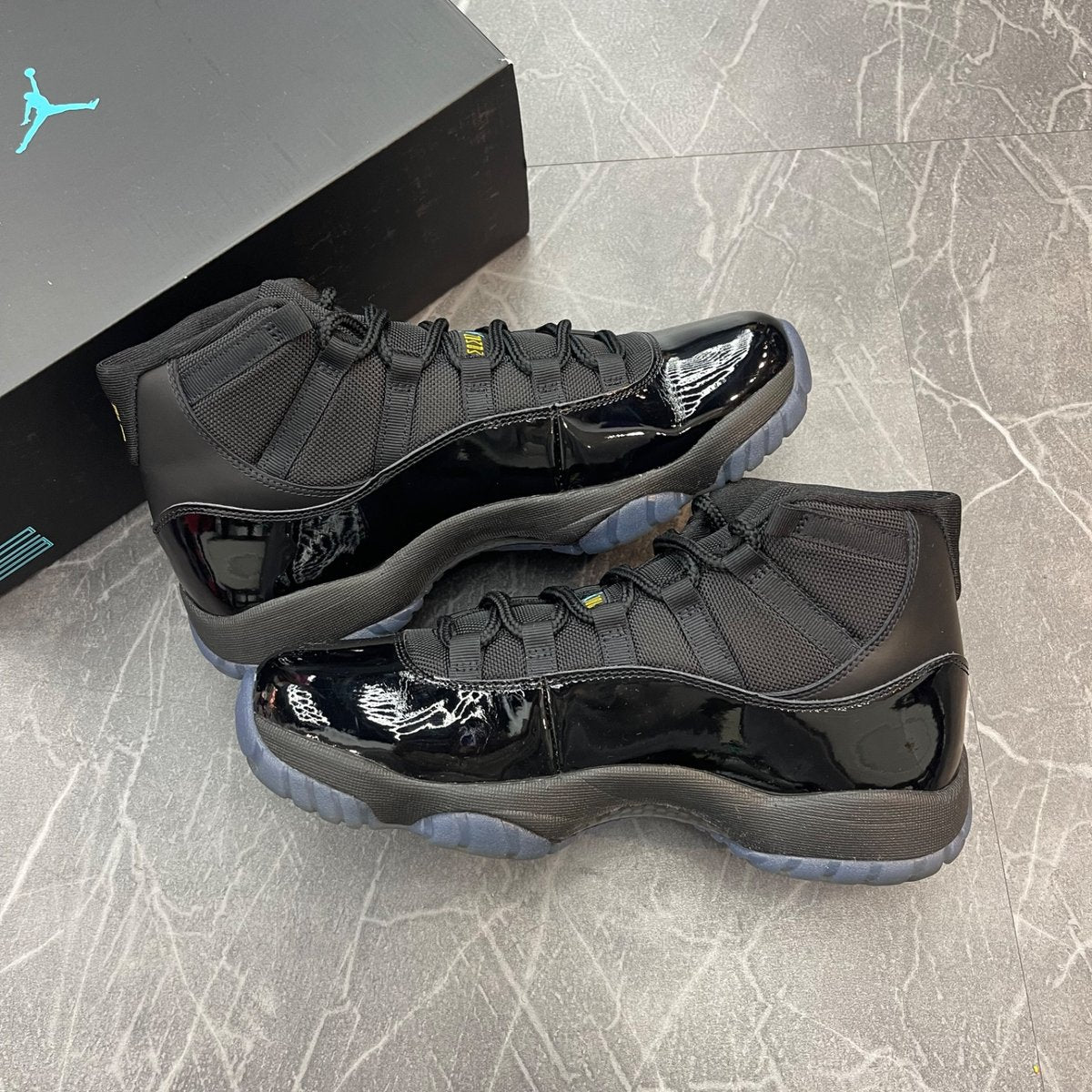 Jordan 11 Retro Gamma Blue (2025) (Size 10) (Moderately Worn)