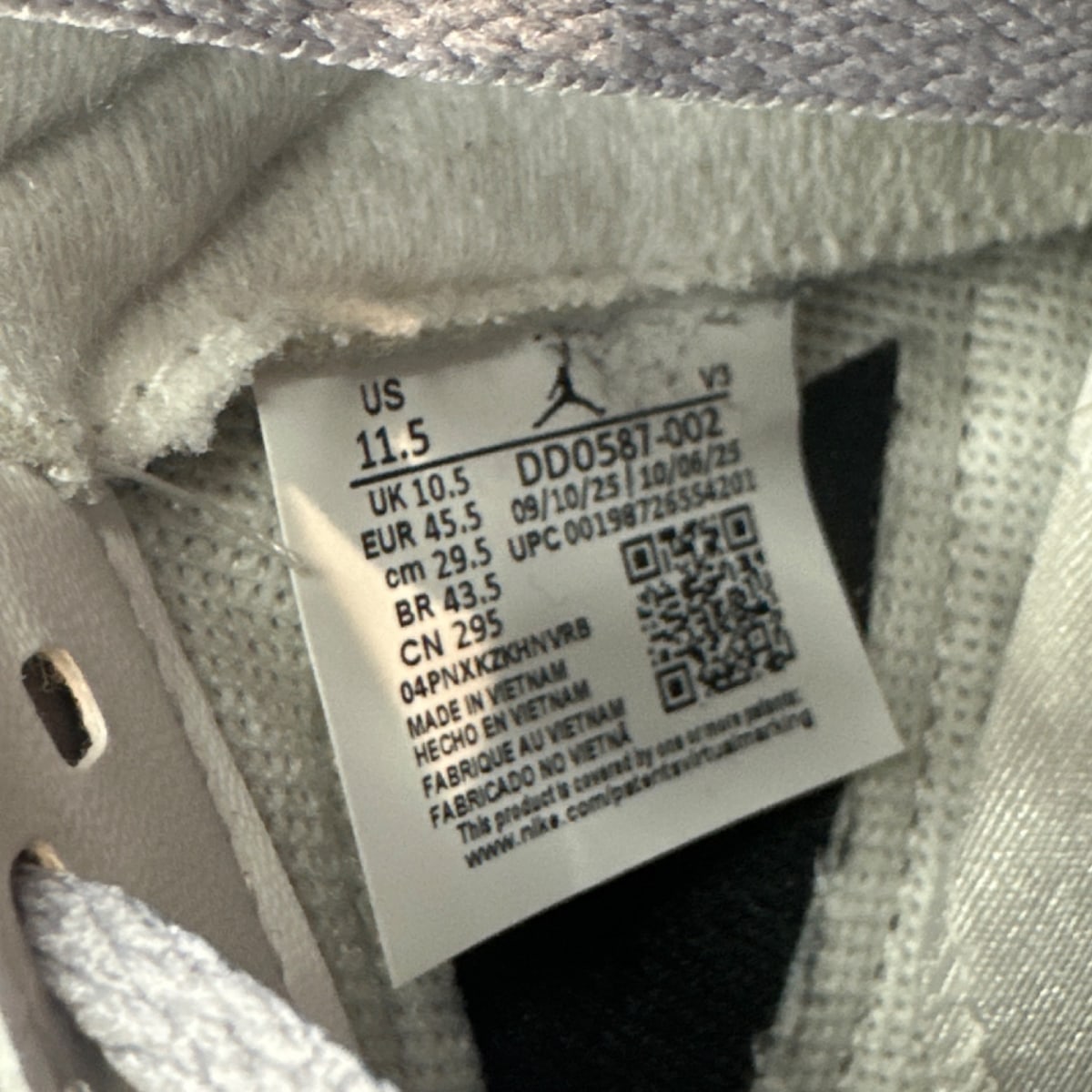Jordan 5 Retro Wolf Grey (2026) (Size 11.5) (Lightly Worn)