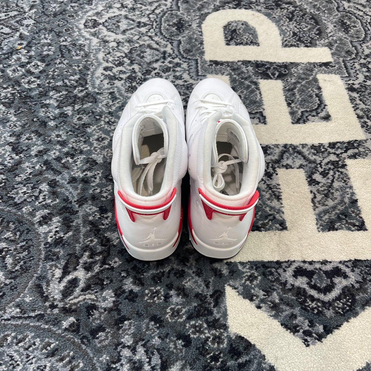 Jordan 6 Retro Red Oreo (Size 13) (Lightly Worn) - tag