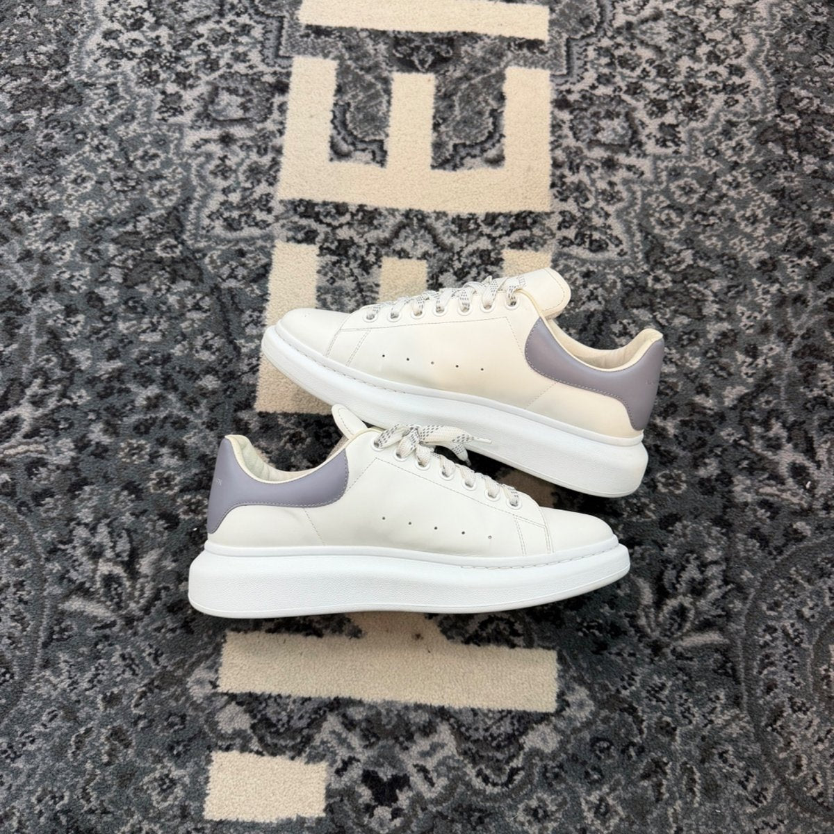 Alexander Mcqueen Sneaker Low Grey White - Image 2