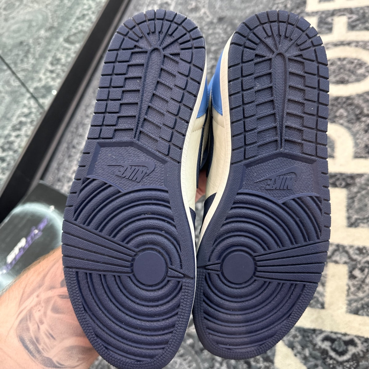 Jordan 1 Retro High Obsidian - Image 5