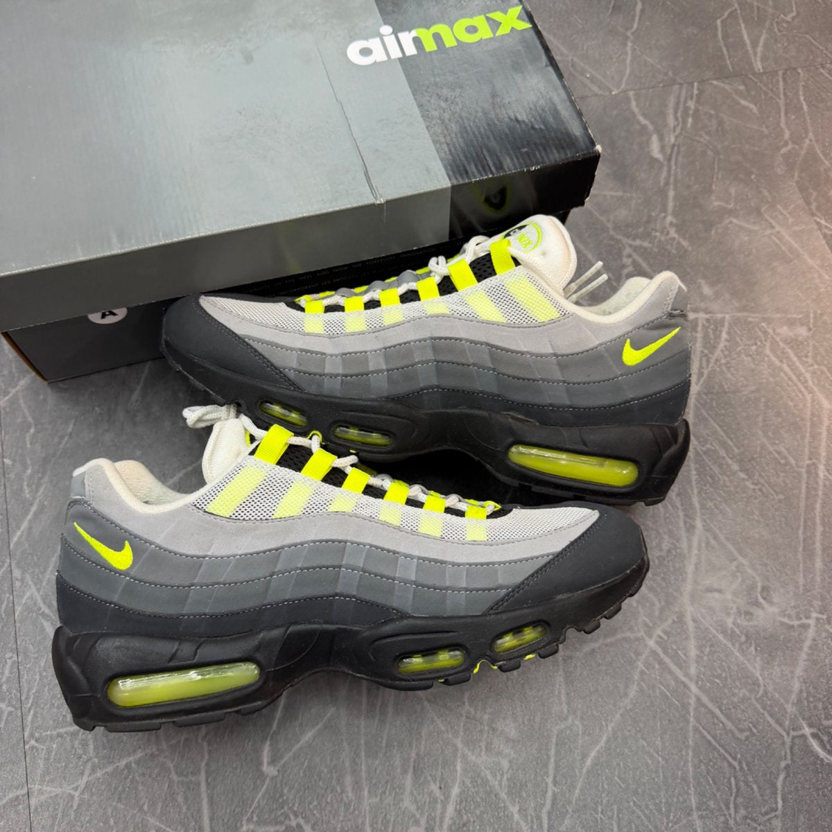 Nike Air Max 95 OG Neon (2020) (Size 12) (Lightly Worn)