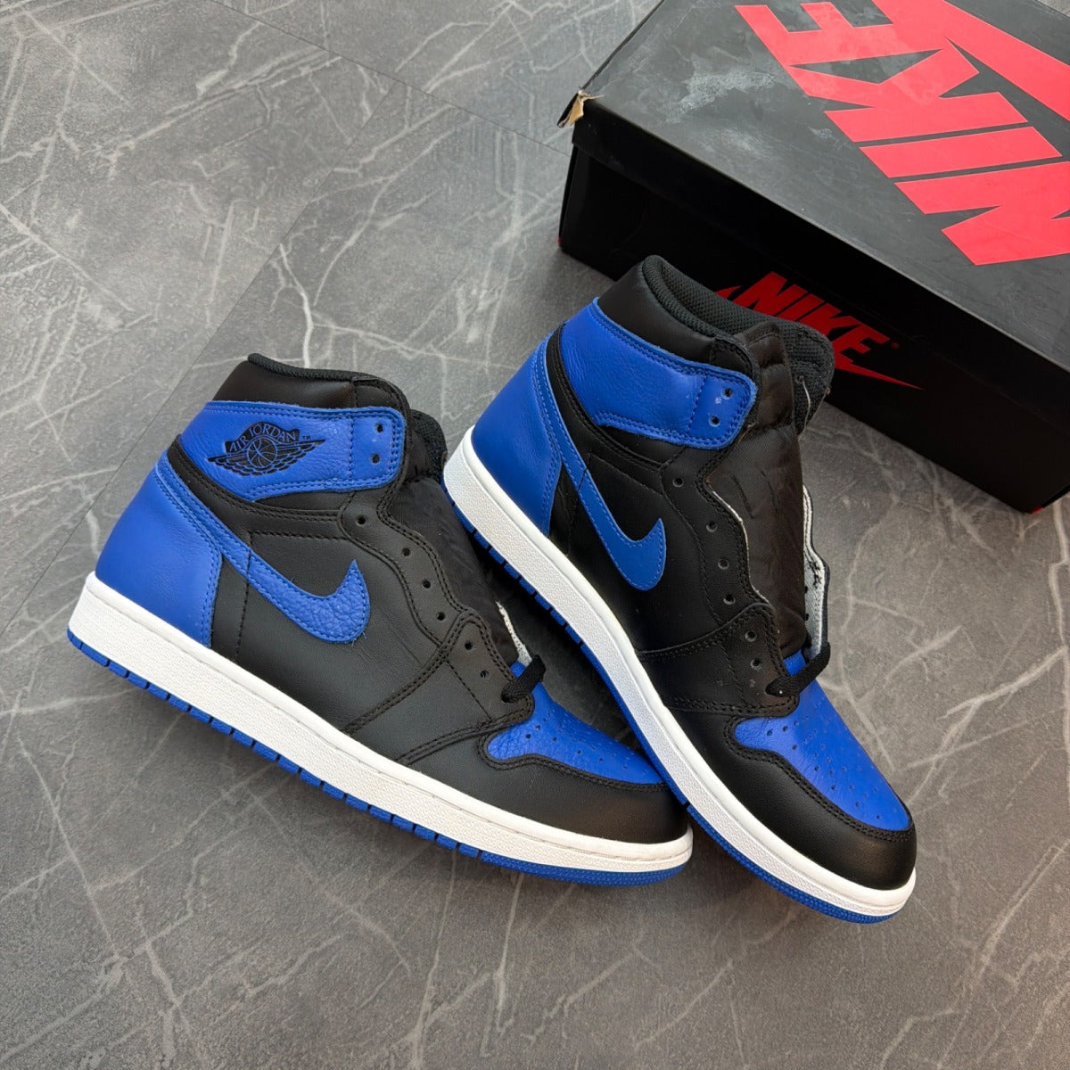 Jordan 1 Retro Royal (2017) - Image 2