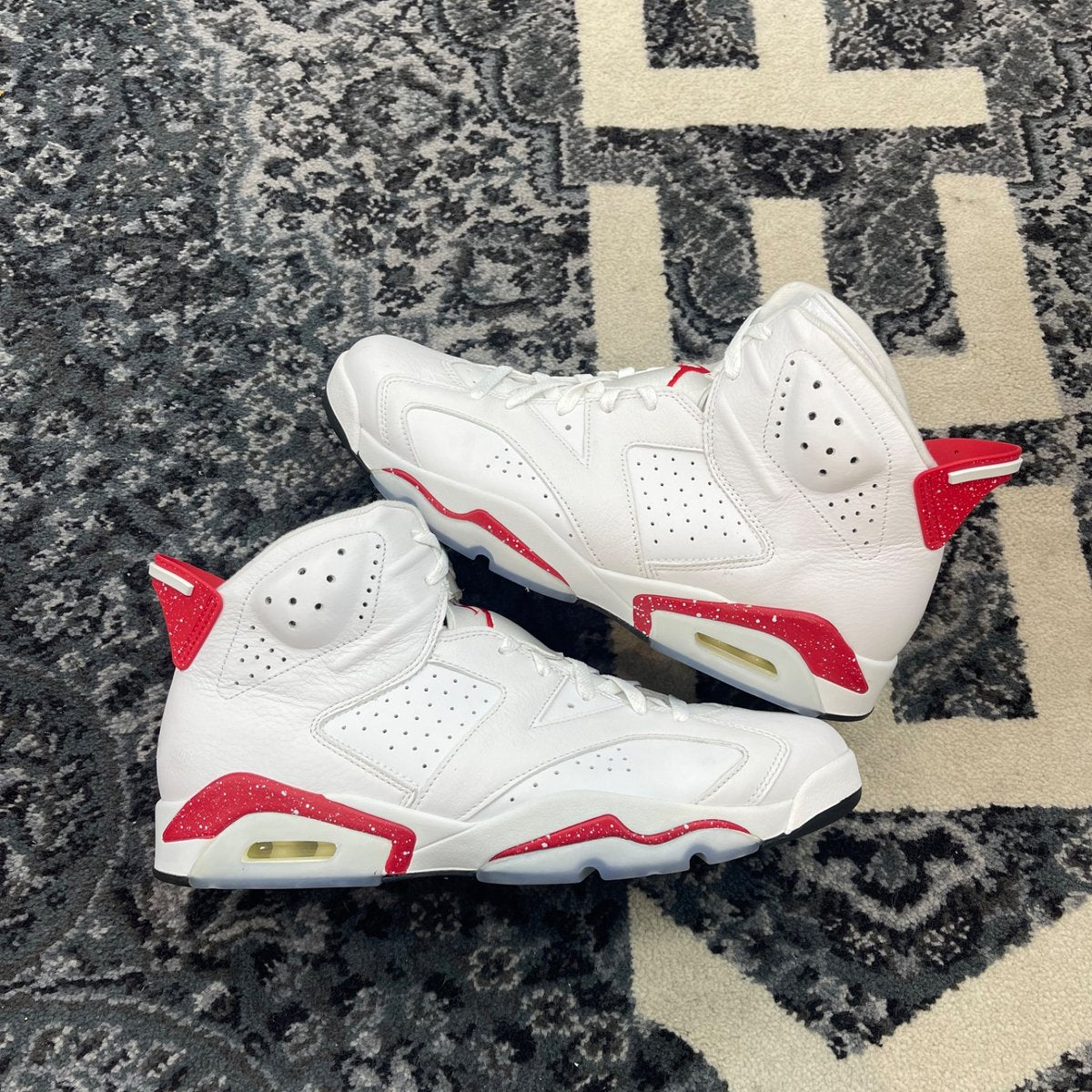 Jordan 6 Retro Red Oreo (Size 13) (Lightly Worn) - side