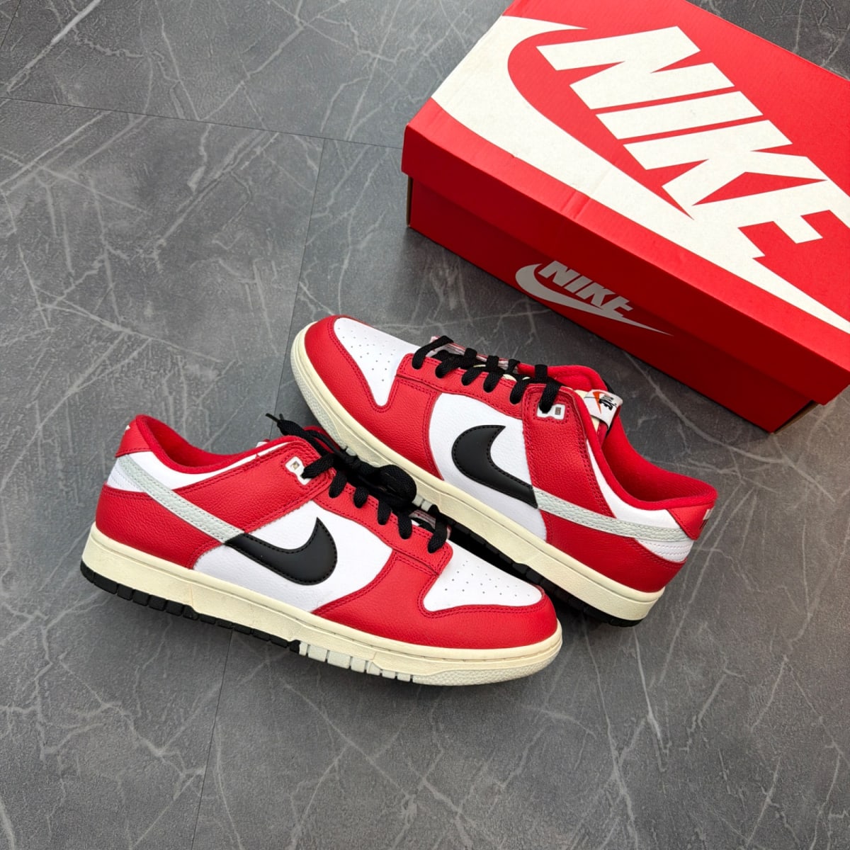 Nike Dunk Low Chicago Split (Size 10.5) (Lightly Worn)