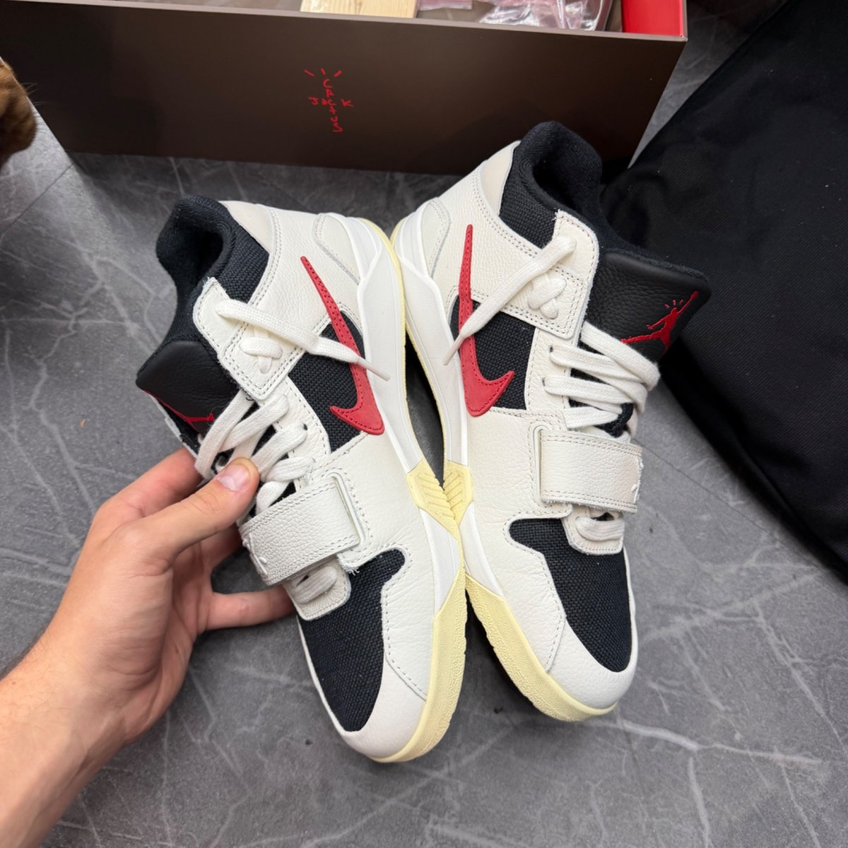Jordan Jumpman Jack TR Travis Scott University Red - tag