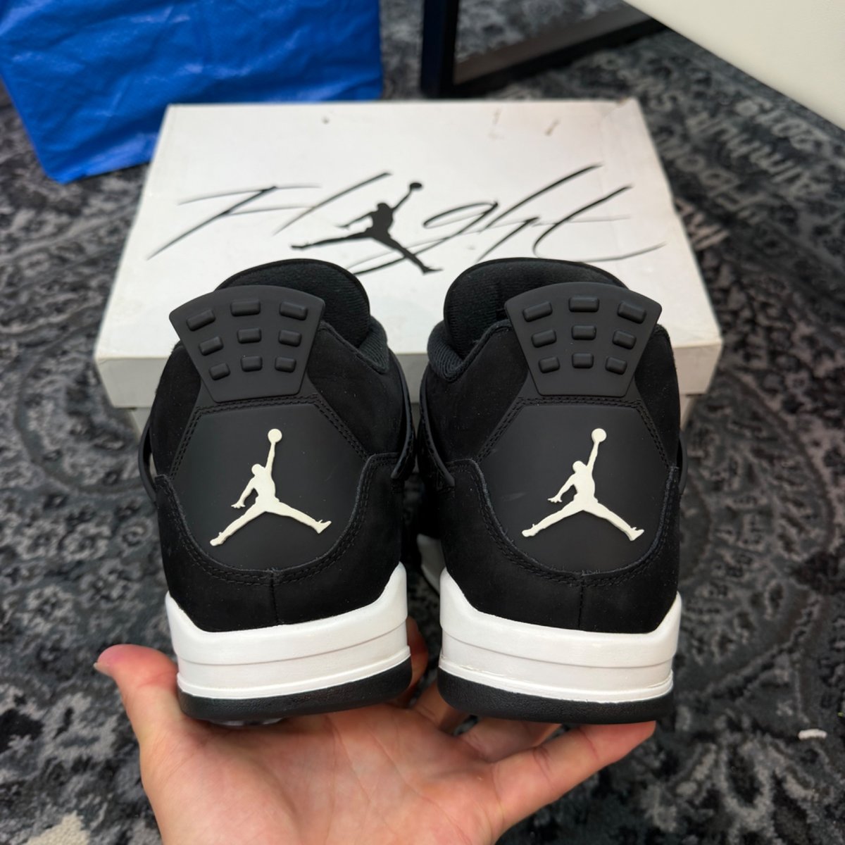 Jordan 4 Retro White Thunder - Image 4