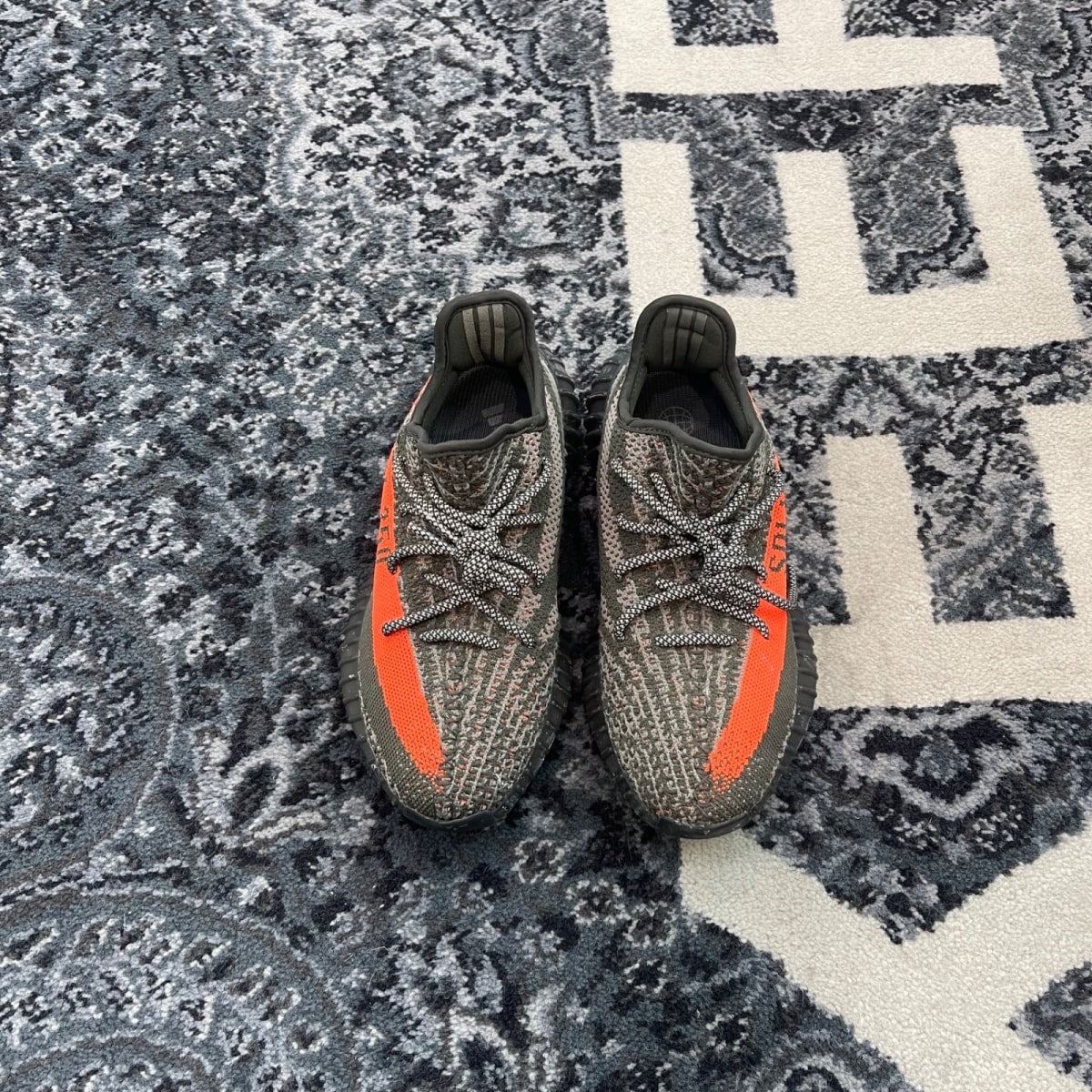 adidas Yeezy Boost 350 V2 Carbon Beluga - Image 3