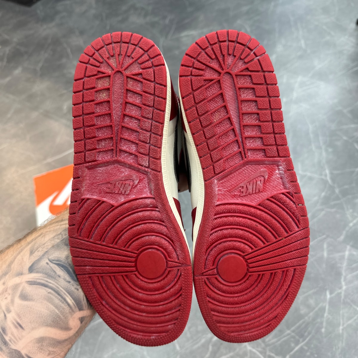 Jordan 1 Retro High OG Chicago Lost and Found - Image 5