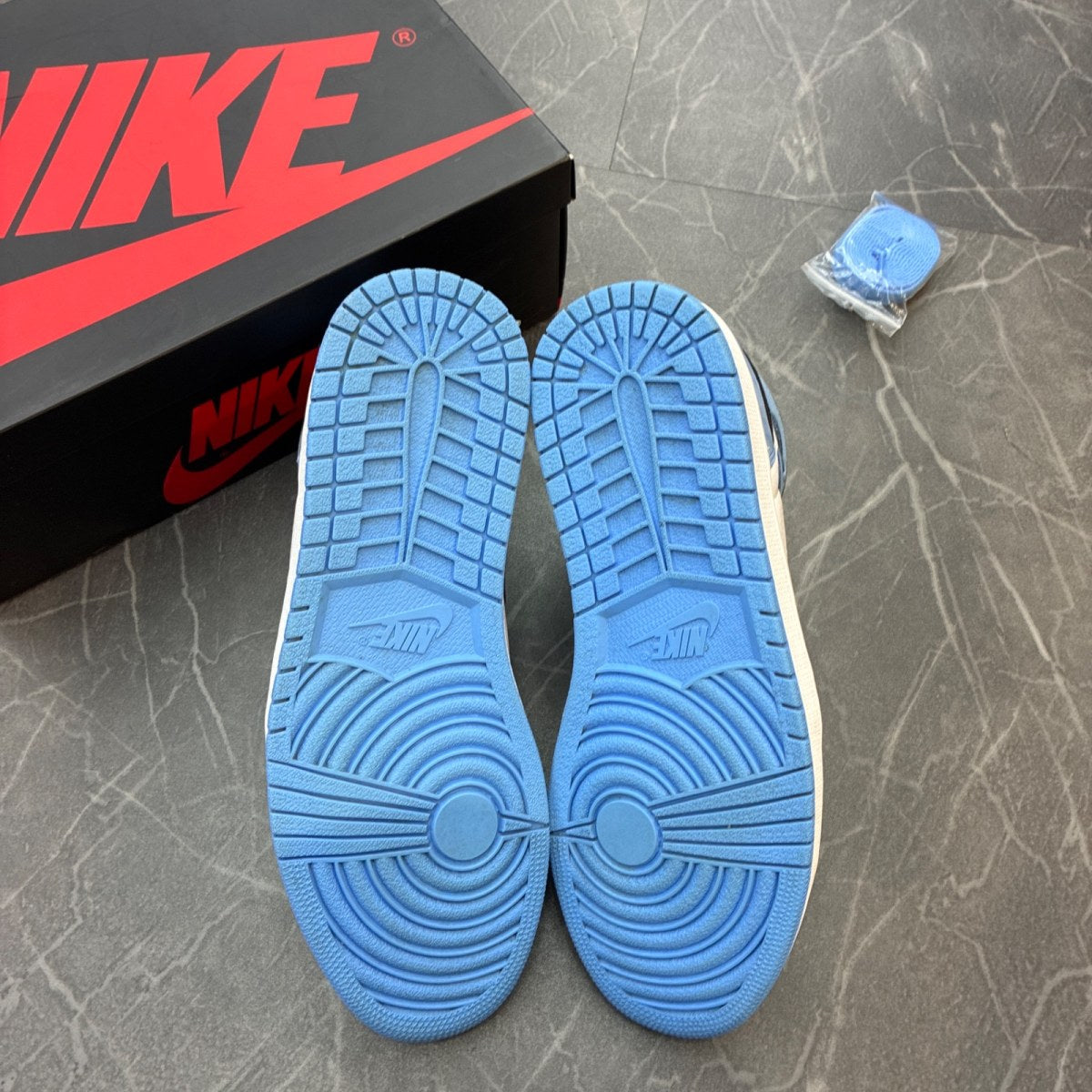 Jordan 1 Retro High OG University Blue - Image 5