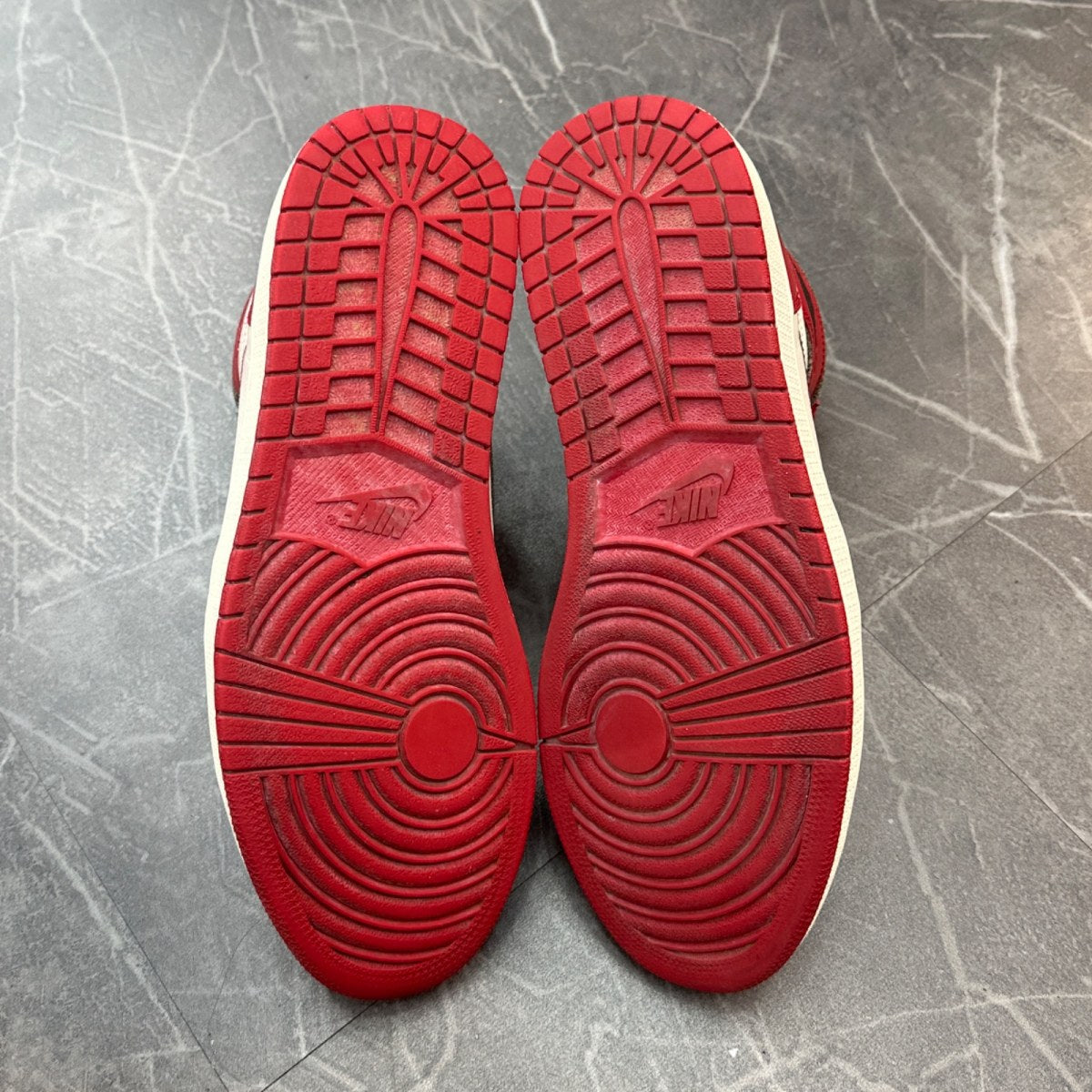 Jordan 1 Retro High OG Chicago Lost and Found - Image 4