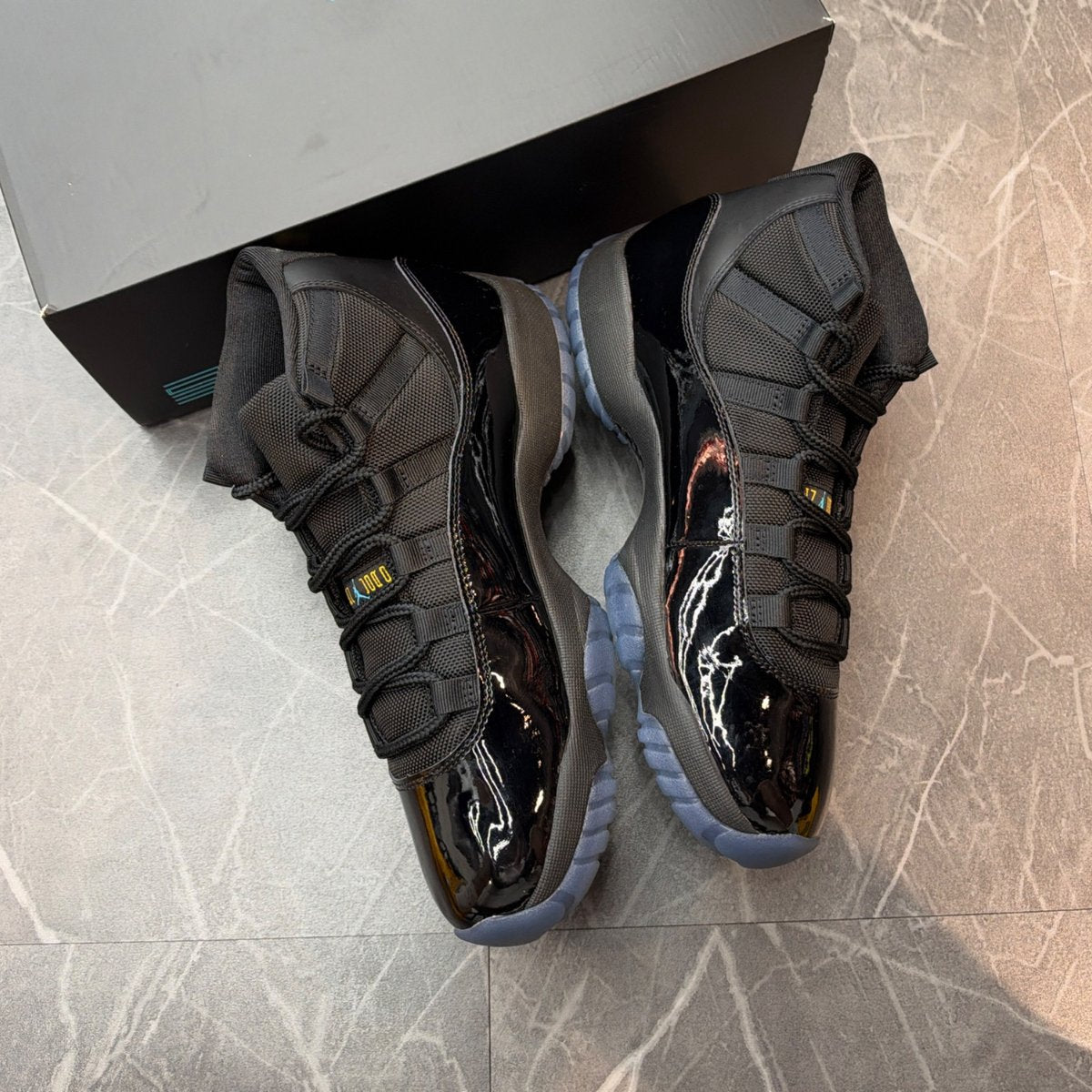 Jordan 11 Retro Gamma Blue (2025) (Size 9.5) (VNDS)