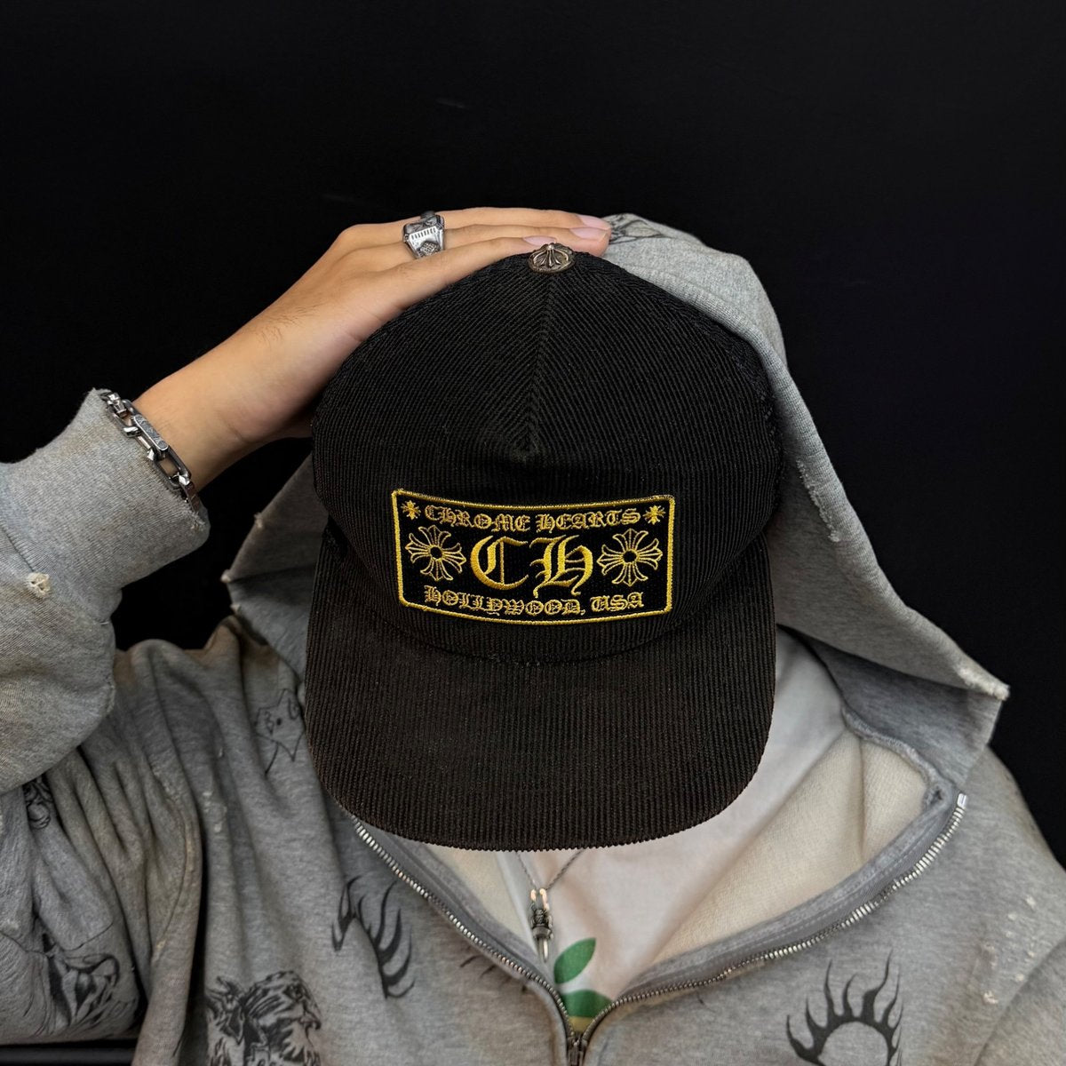 Chrome Hearts CH Hollywood Corduroy Trucker Hat Black/Gold - sole