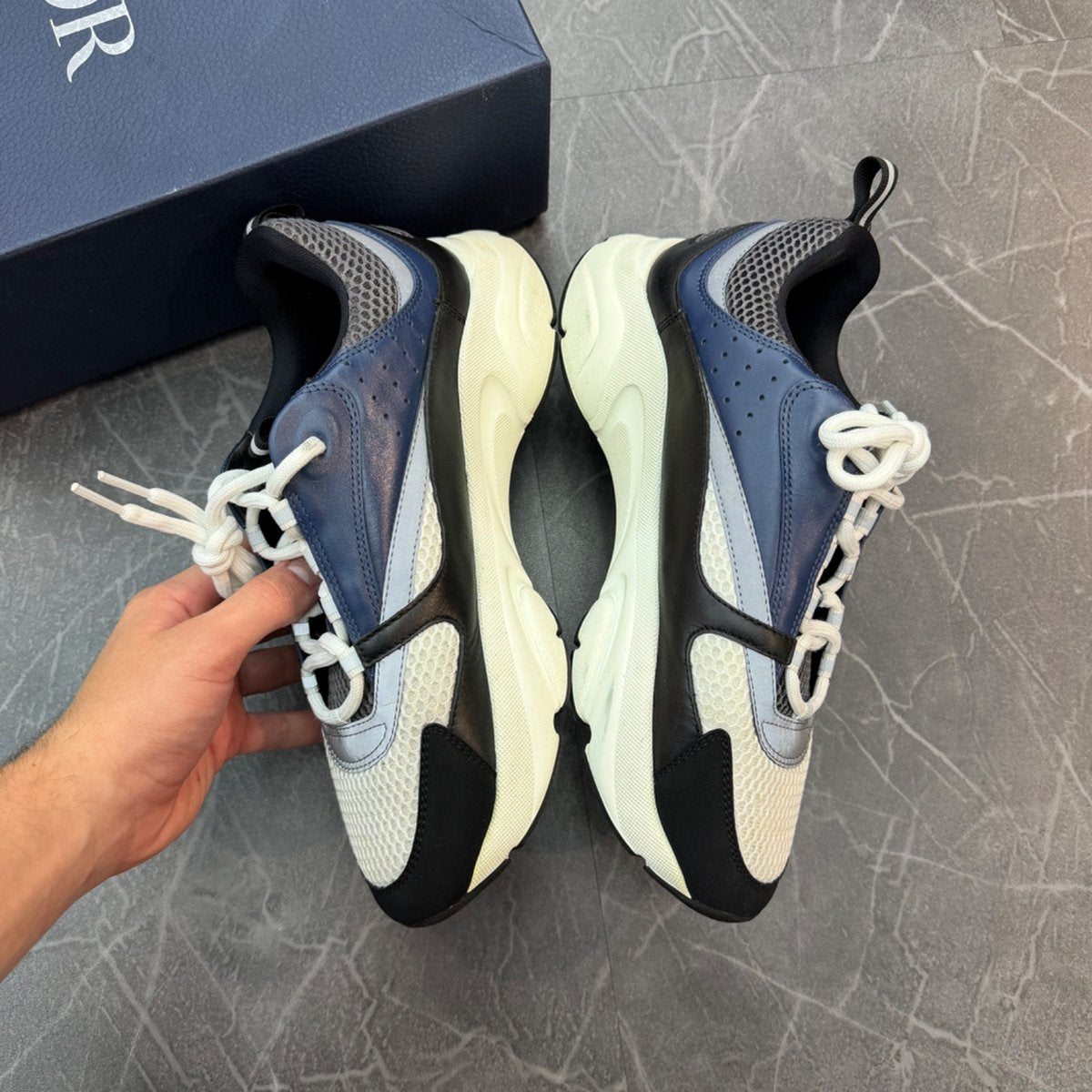 Dior B22 Blue Black - tag
