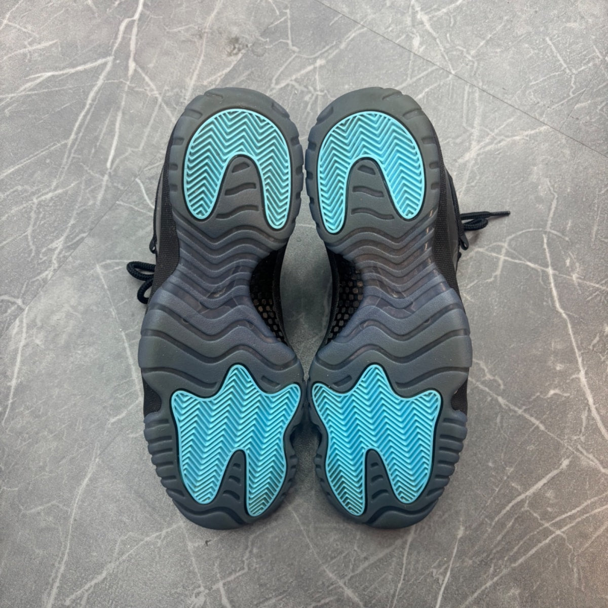 Jordan 11 Retro Gamma Blue (2025) - Image 4