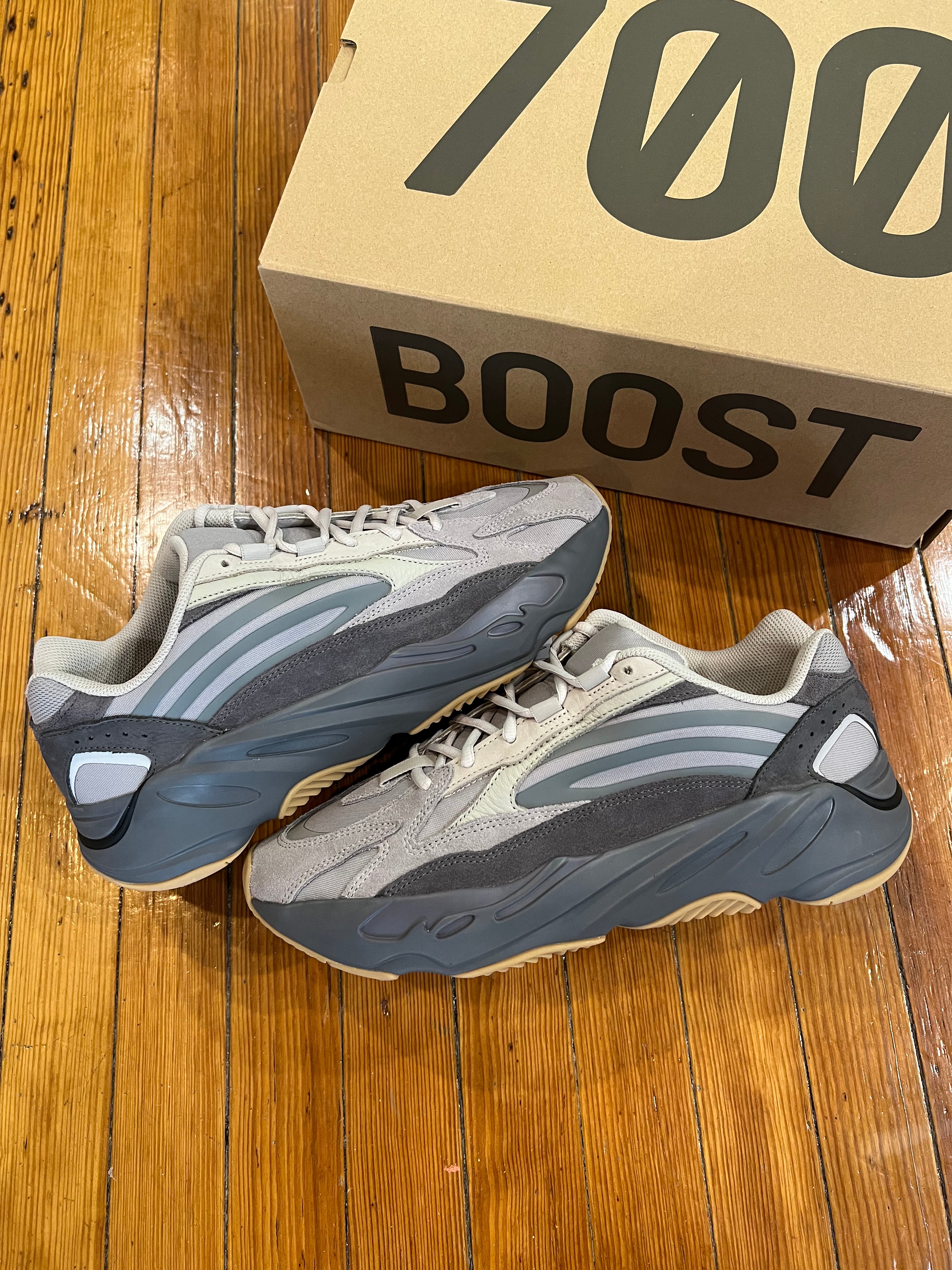 Yeezy 700 Tephra