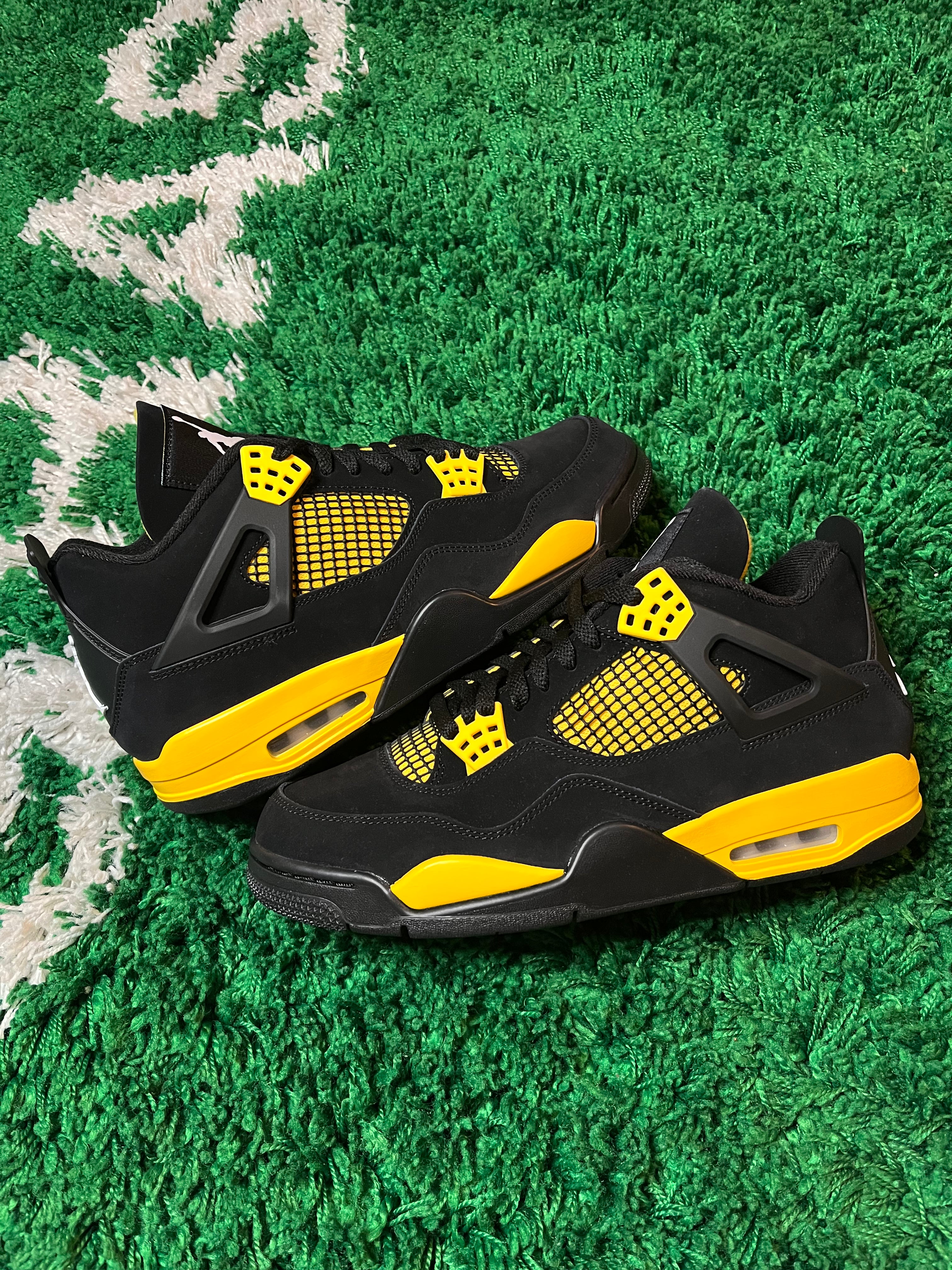 Jordan 4 “Thunder”