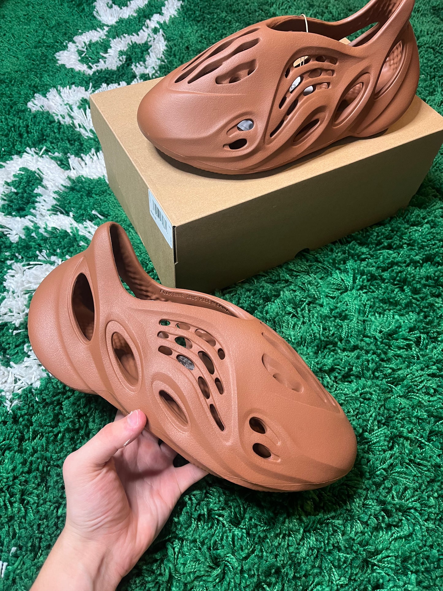 Yeezy Foam RNR “Clay Red”