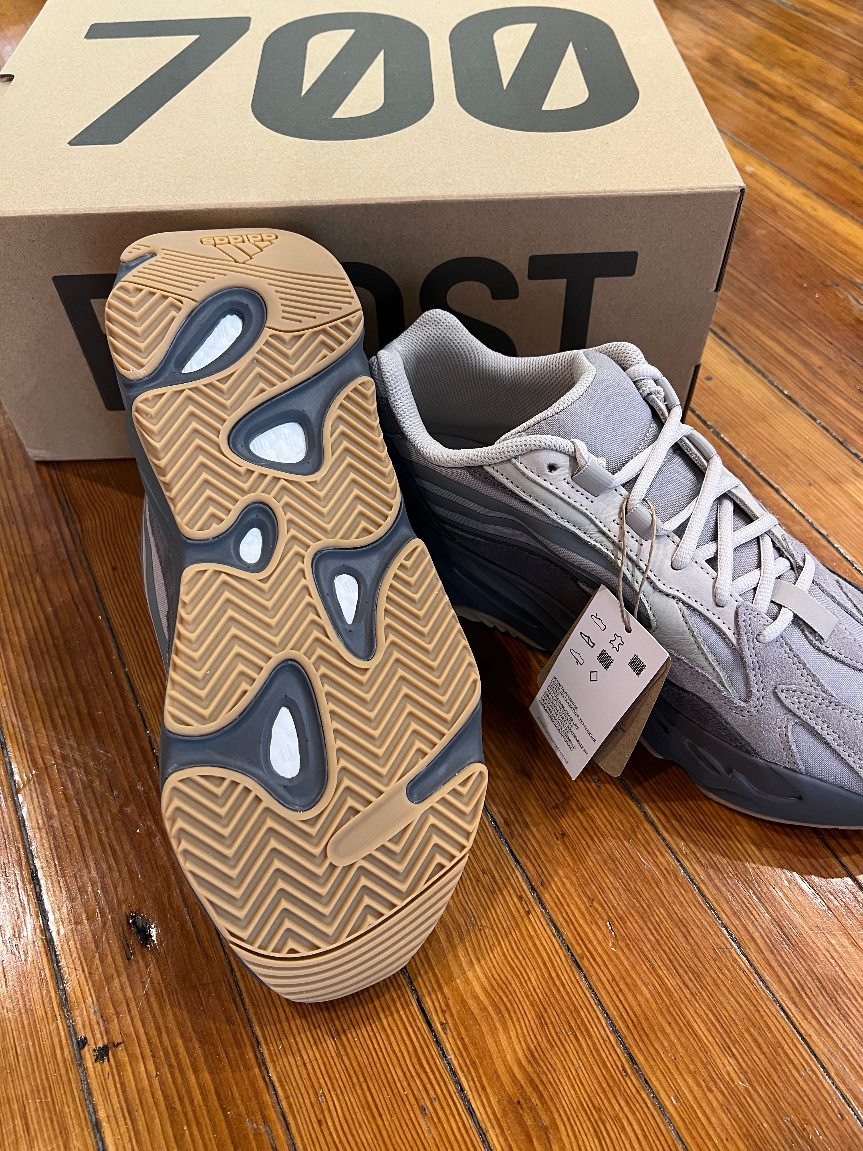 Yeezy 700 Tephra