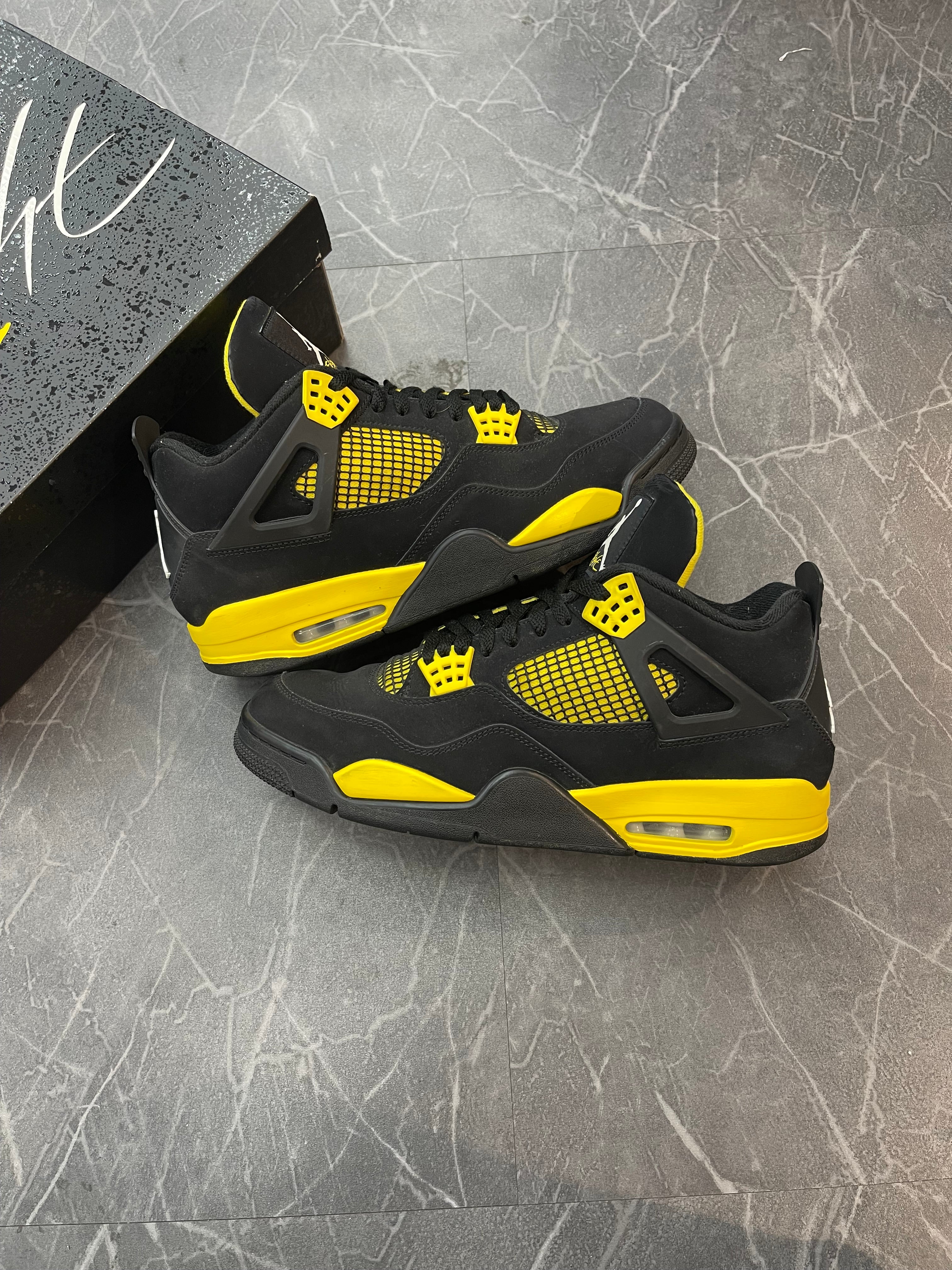 Jordan 4 “Thunder”