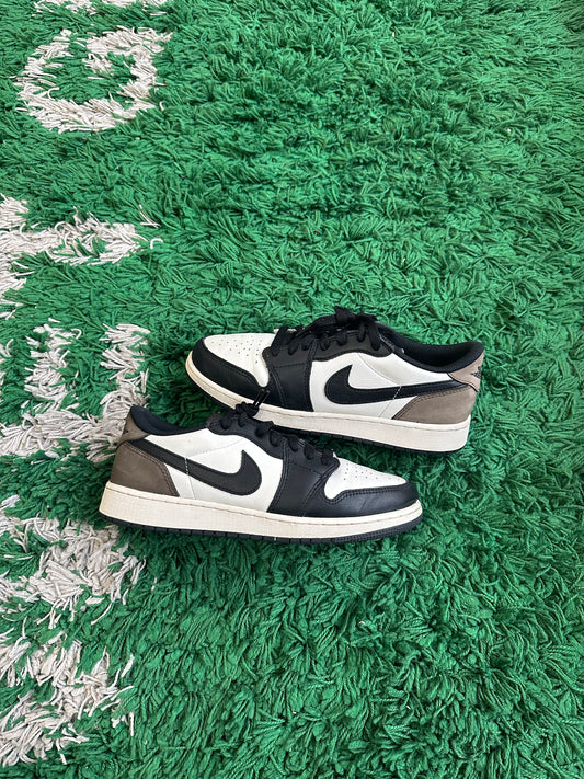 Jordan 1 Low “Mocha”