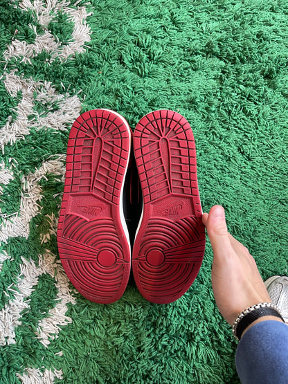 Jordan 1 High “Bred Banned” (2016)