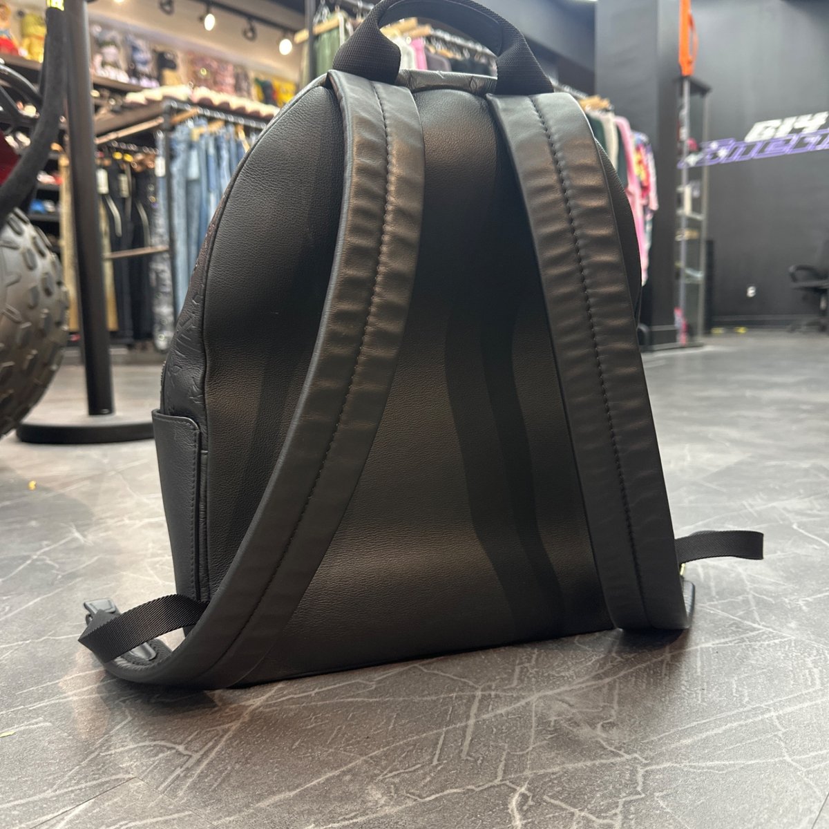 Louis Vuitton Backpack Discovery Monogram Black - Image 2